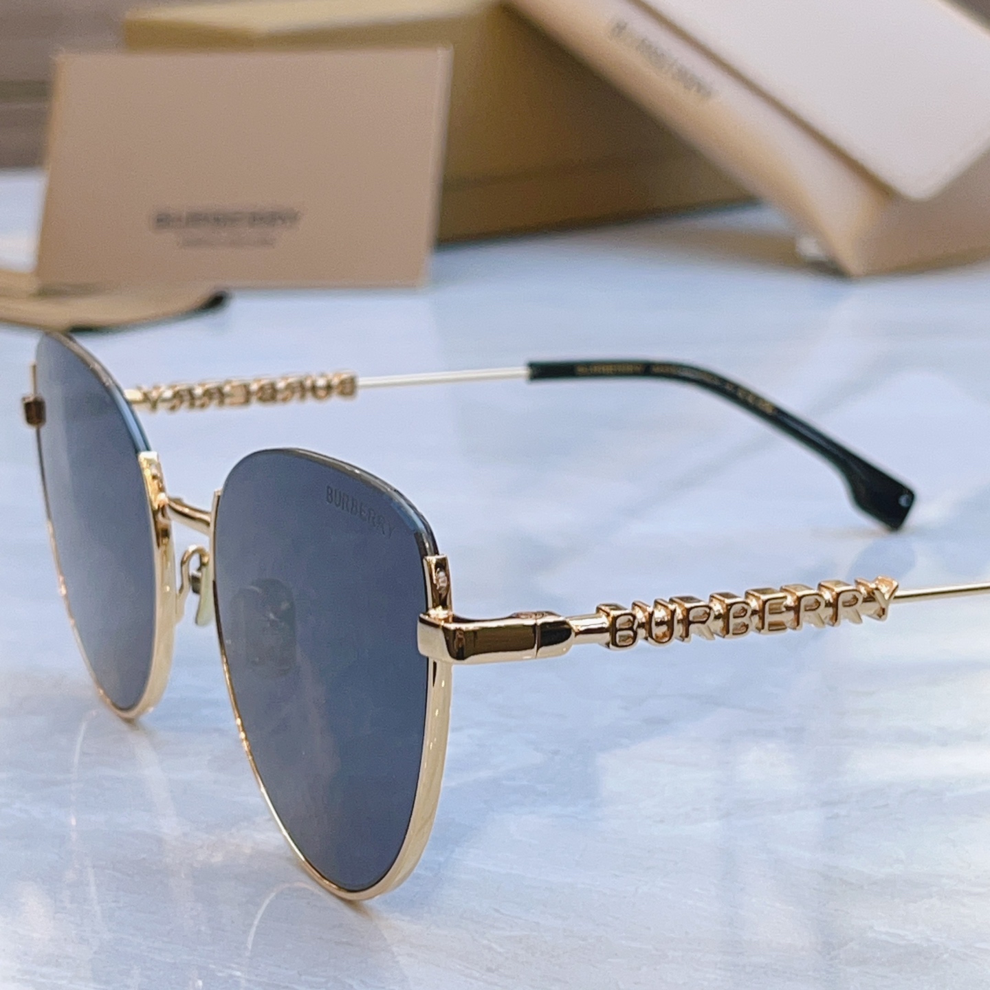 ，【BURBERR*】巴宝*莉新款太阳镜，MODEL：BE3144，SIZE：57口19-145