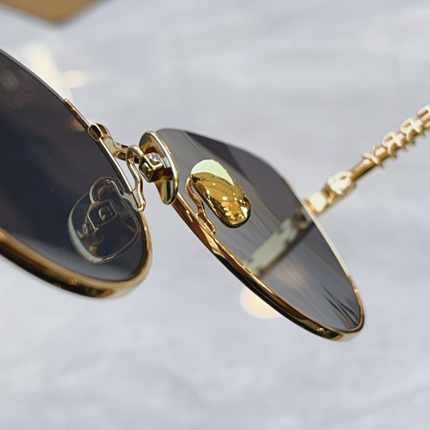 ，【BURBERR*】巴宝*莉新款太阳镜，MODEL：BE3144，SIZE：57口19-145