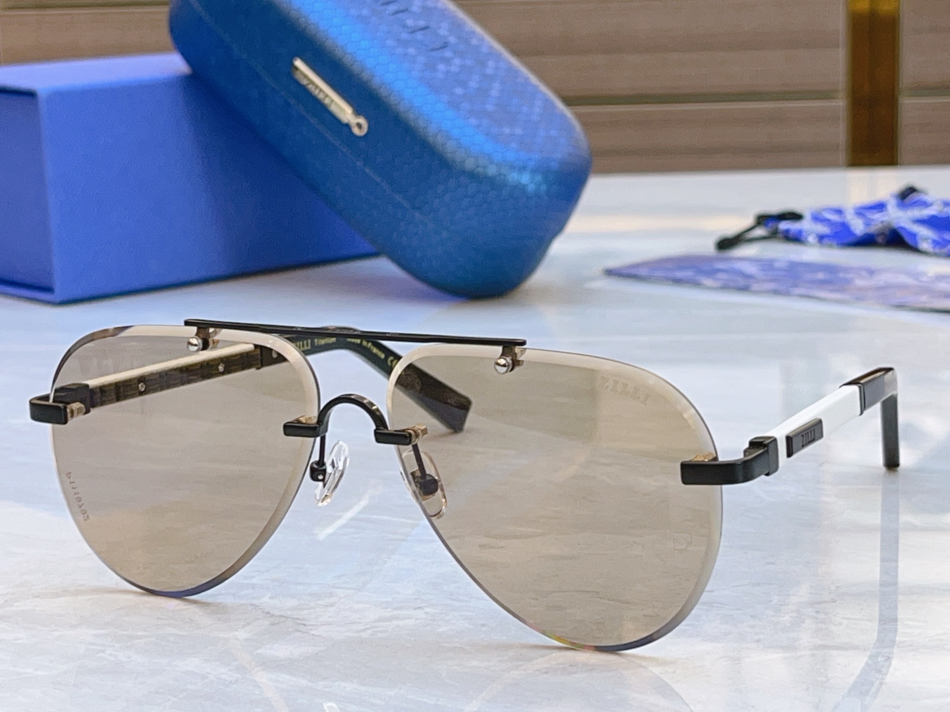 ，【ZEIZ*】蔡*司新款太阳镜，MODEL：ZI80142，SIZE：62口14-145