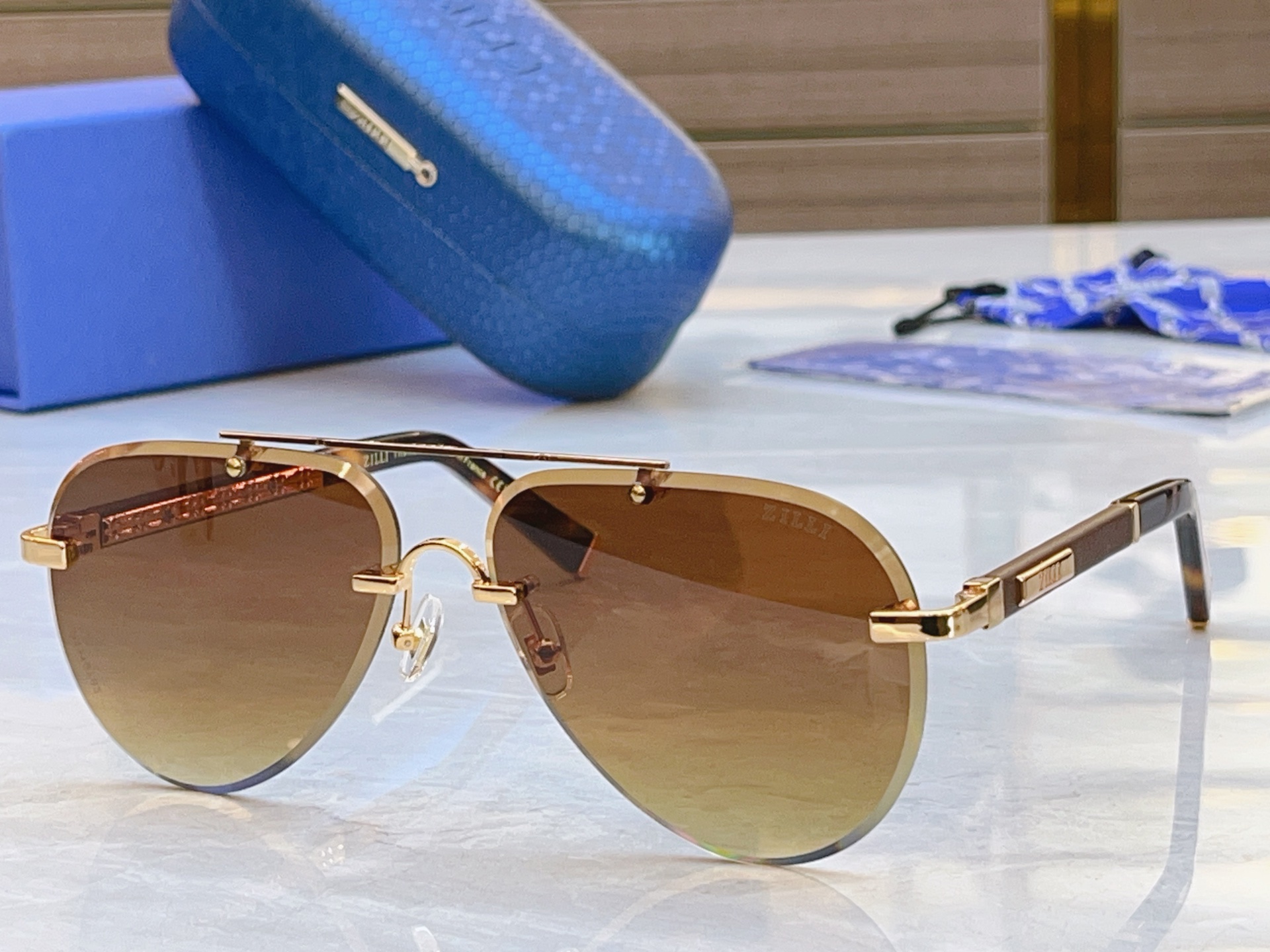 ，【ZEIZ*】蔡*司新款太阳镜，MODEL：ZI80142，SIZE：62口14-145