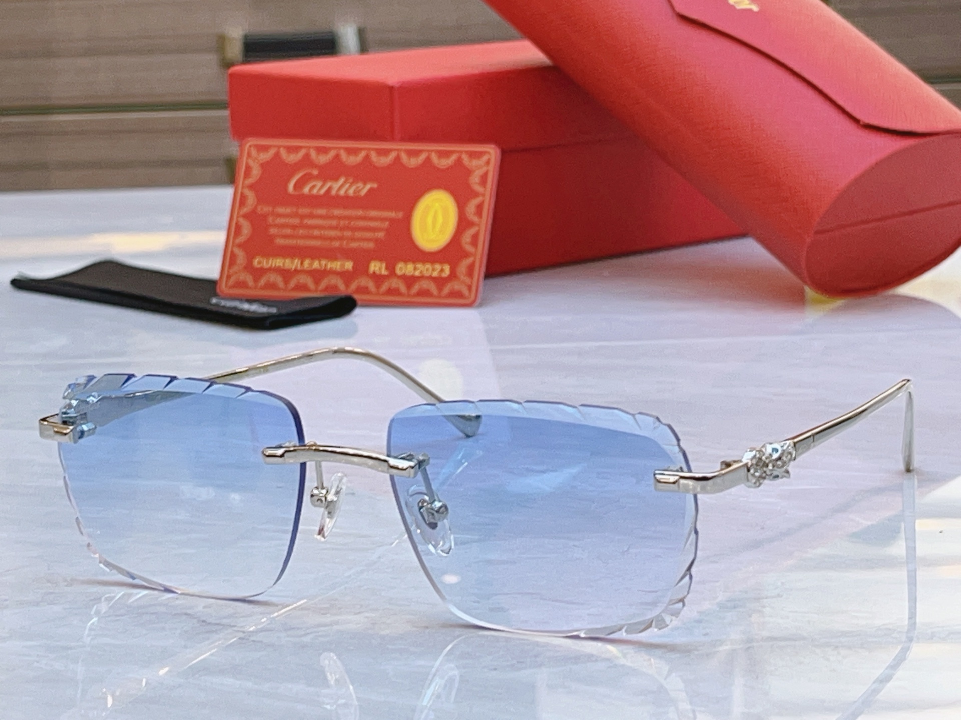 变色，【CARTIE*】卡地*亚新款太阳镜，Mod:CT1597LO，Size:57口18-142