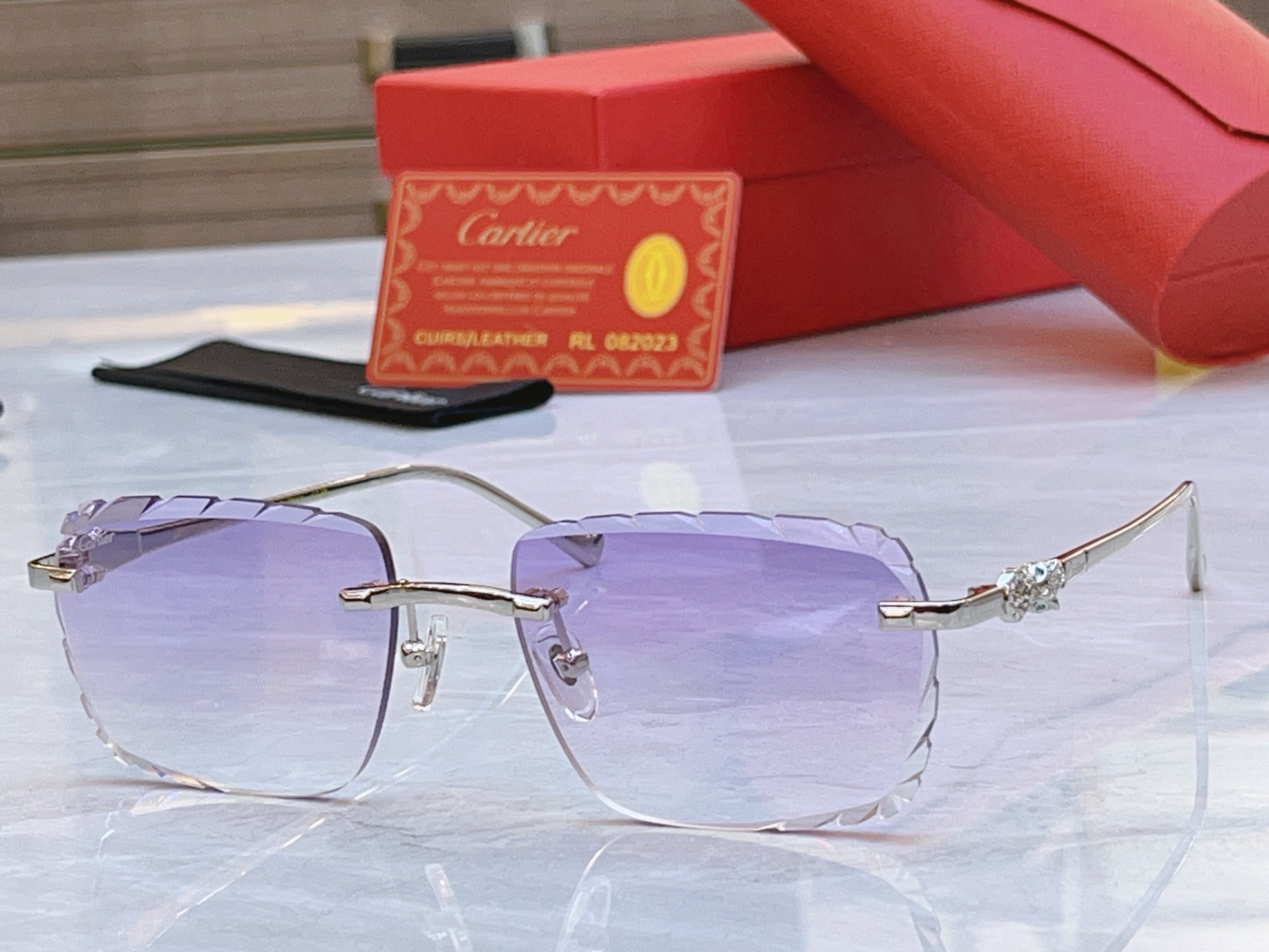 变色，【CARTIE*】卡地*亚新款太阳镜，Mod:CT1597LO，Size:57口18-142