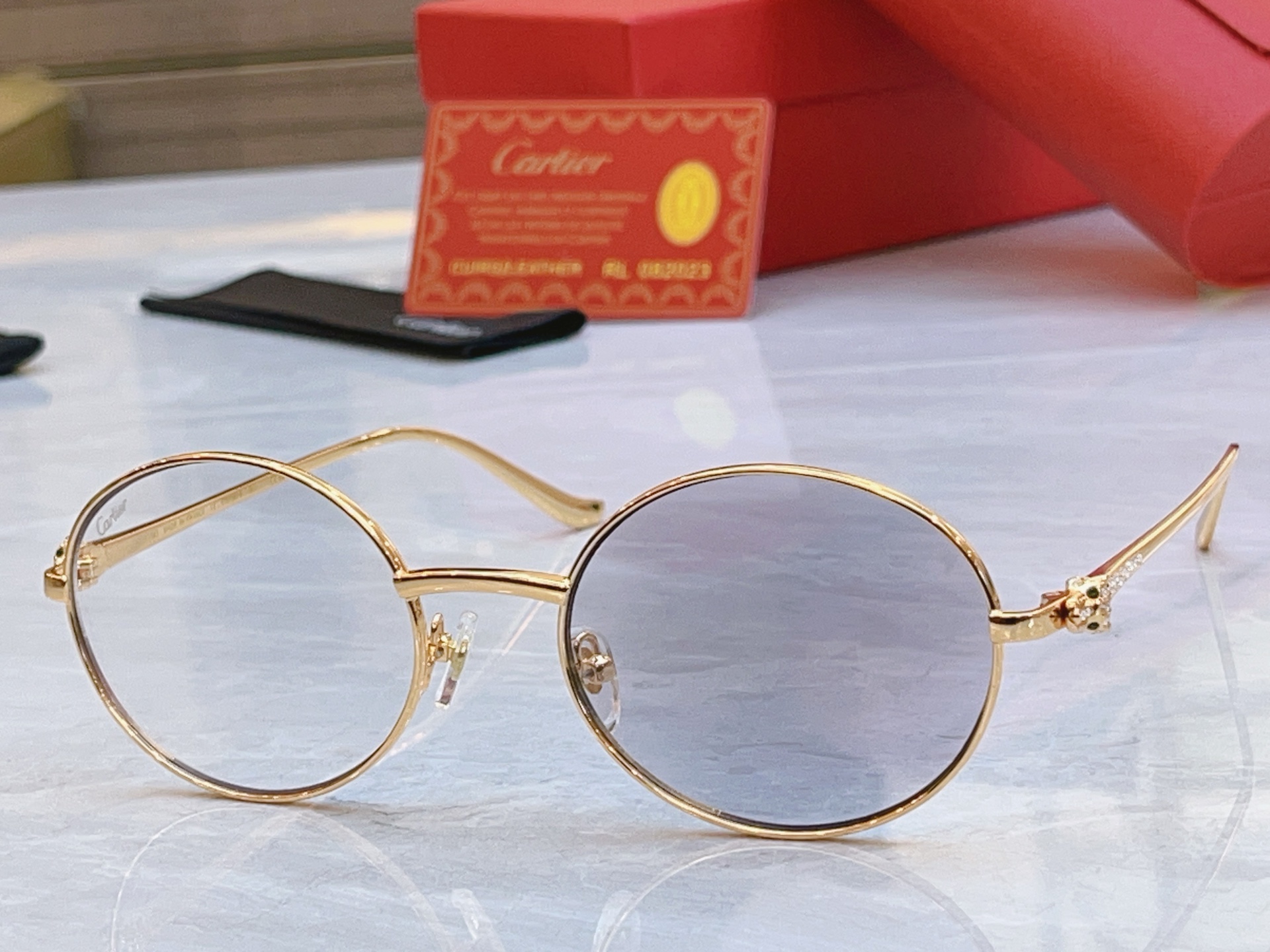 变色，【CARTIE*】卡地*亚新款太阳镜，Mod:CT01587O，Size:55口20-143