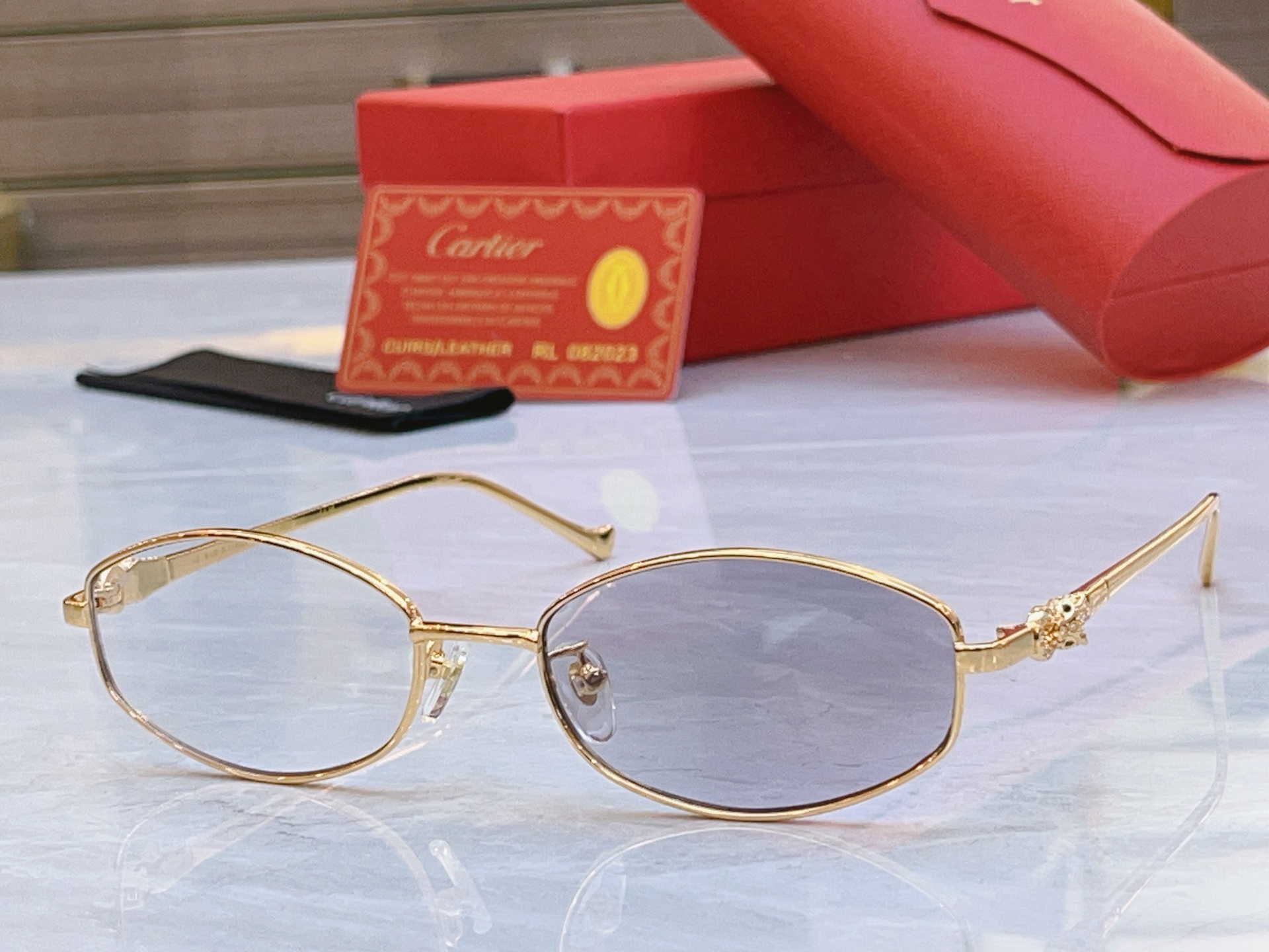 变色，【CARTIE*】卡地*亚新款太阳镜，Mod:CT1596LO，Size:57口18-142