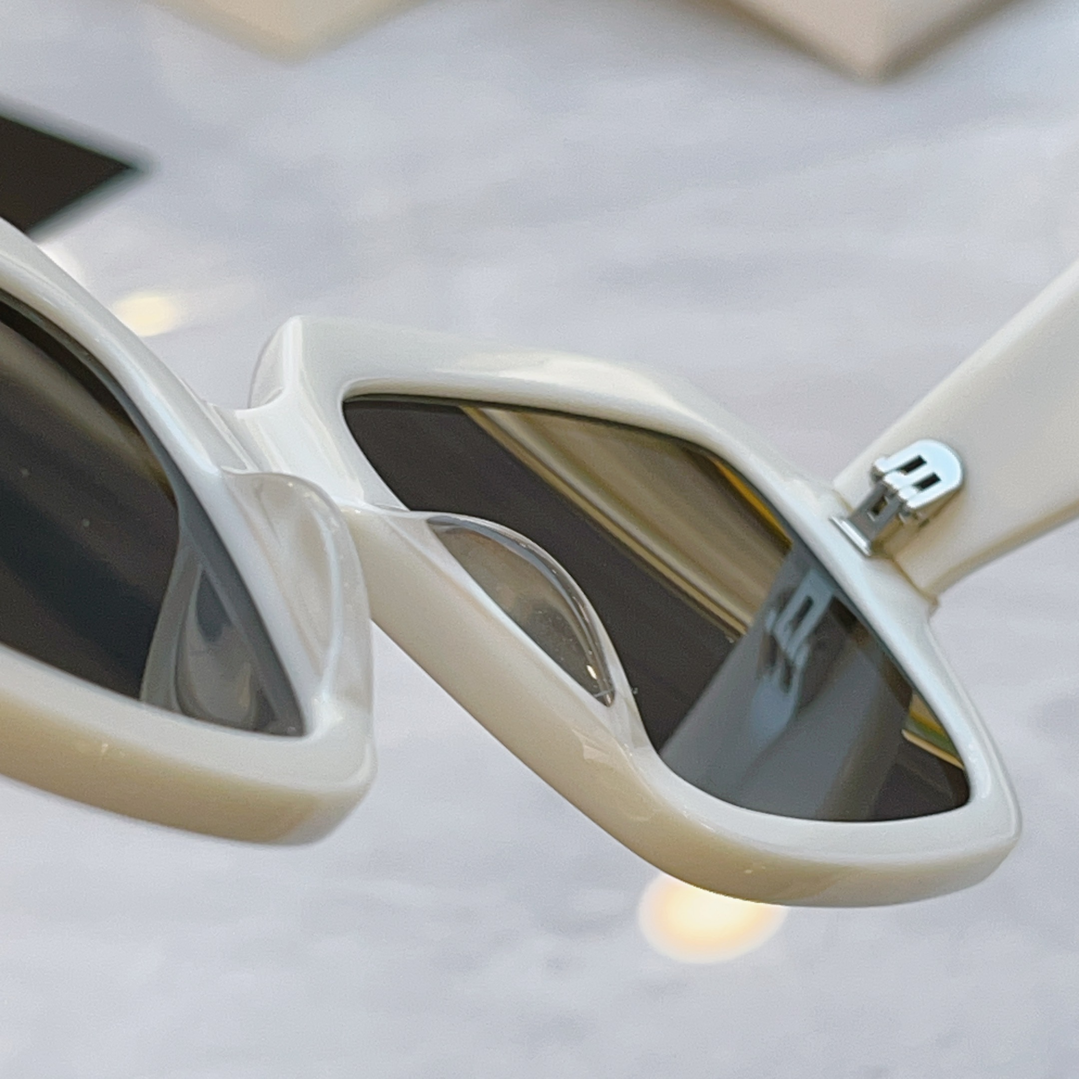 ，【PRAD*】普拉*达新款太阳镜🕶️，MODEL：SPR 28Z，SIZE：53口21-145