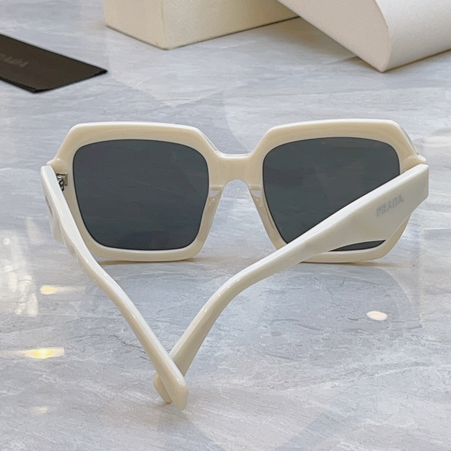 ，【PRAD*】普拉*达新款太阳镜🕶️，MODEL：SPR 28Z，SIZE：53口21-145