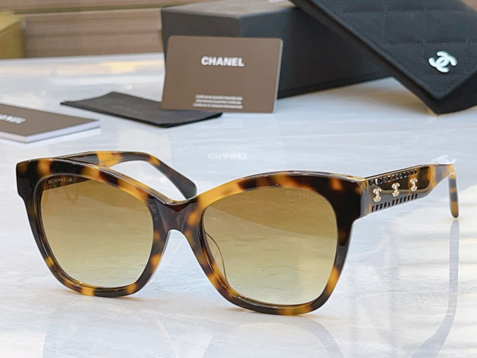 ，【CHANE*】香奈*儿新款太阳镜，MODEL：CH9162B， SIZE：53口20-145