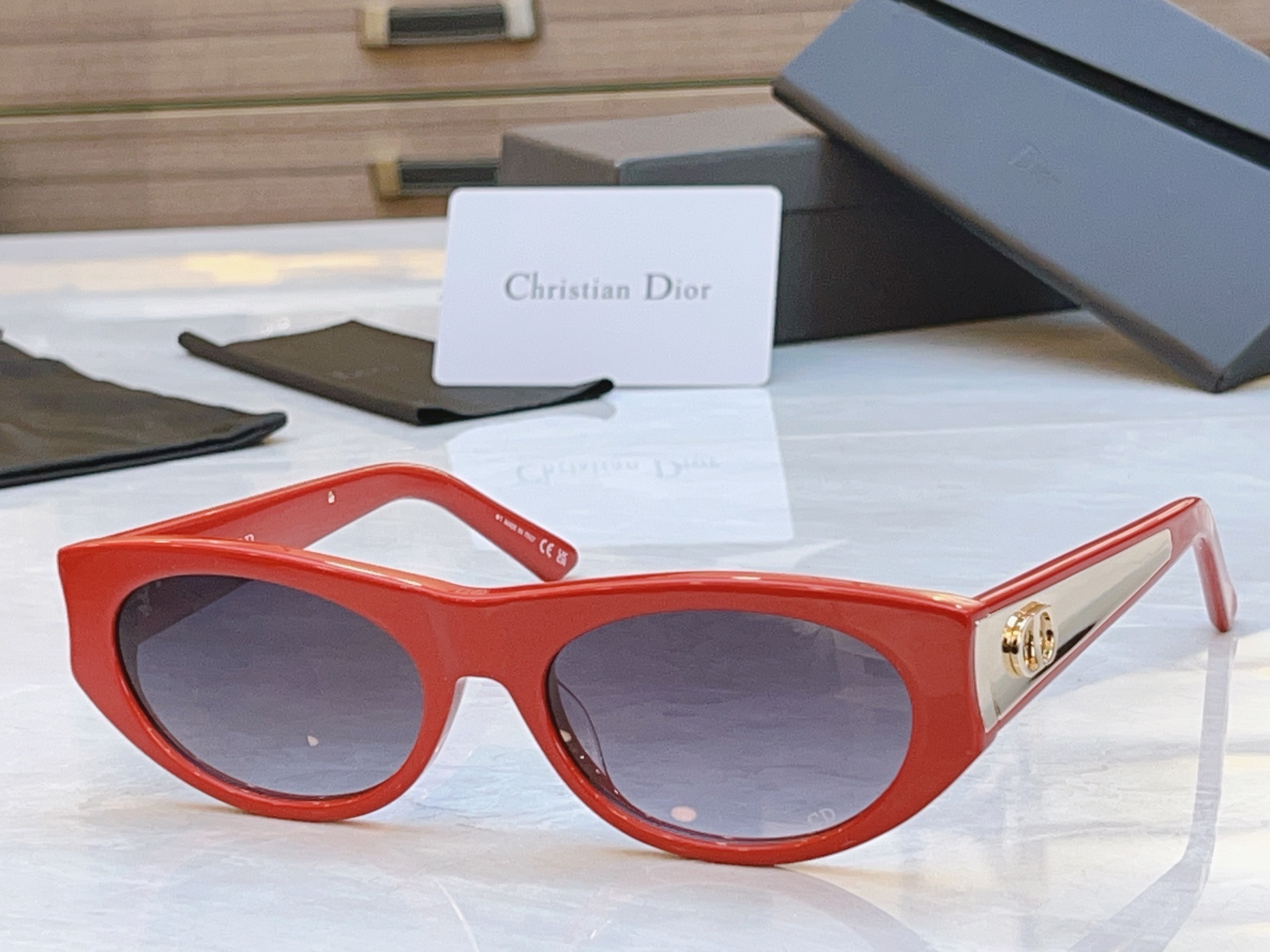 ，【DIO* 】迪*奥新款太阳镜，MODEL：DiorGlow B2F，SIZE：56口18-140