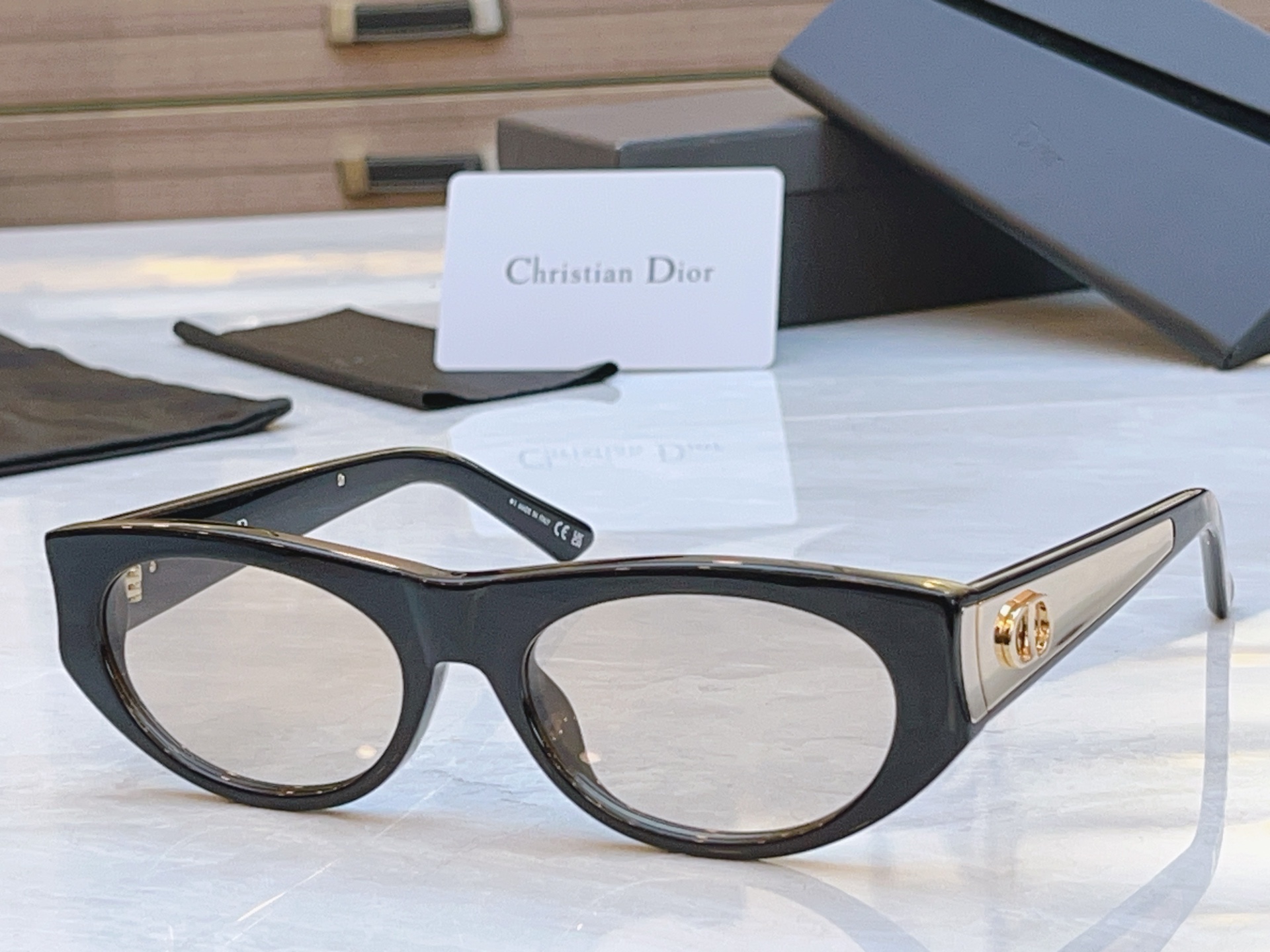 ，【DIO* 】迪*奥新款太阳镜，MODEL：DiorGlow B2F，SIZE：56口18-140