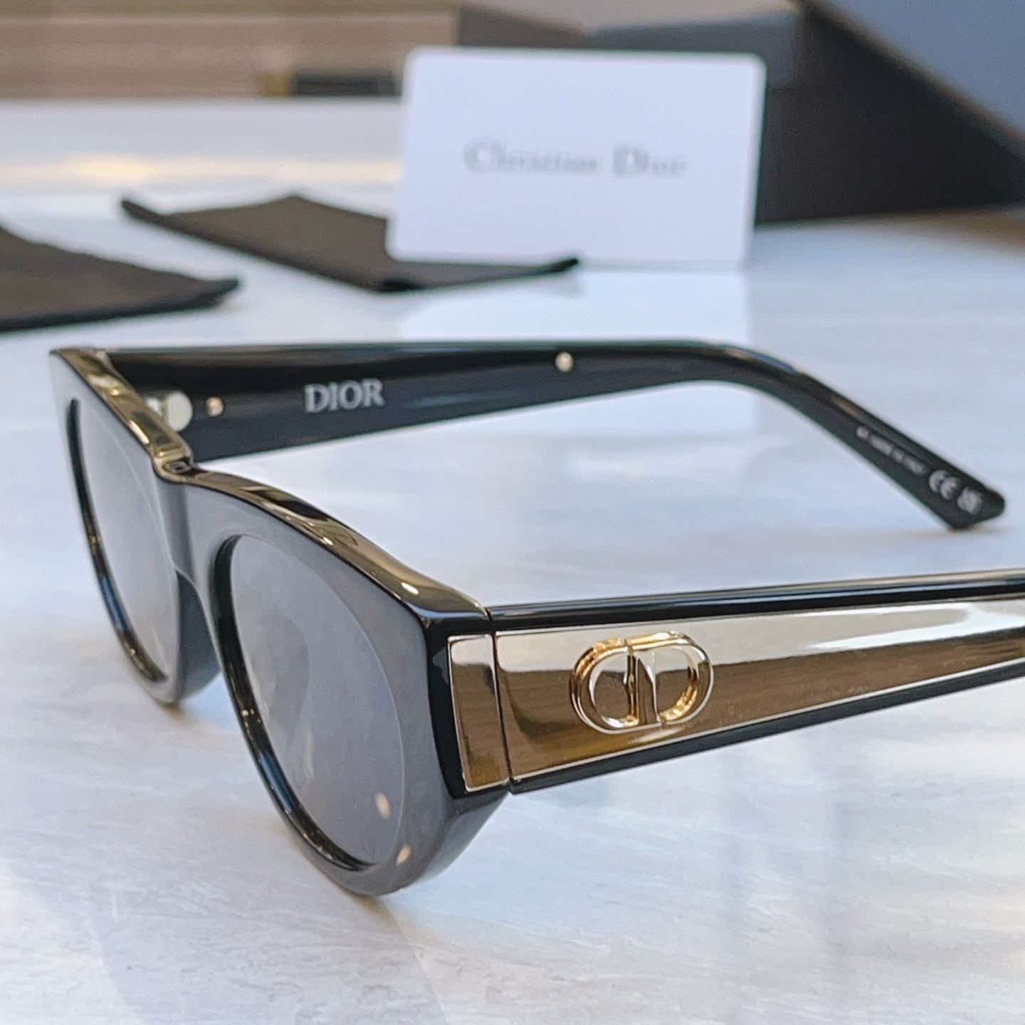 ，【DIO* 】迪*奥新款太阳镜，MODEL：DiorGlow B2F，SIZE：56口18-140