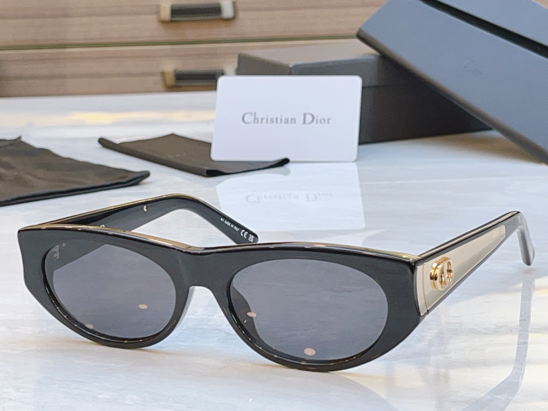 ，【DIO* 】迪*奥新款太阳镜，MODEL：DiorGlow B2F，SIZE：56口18-140