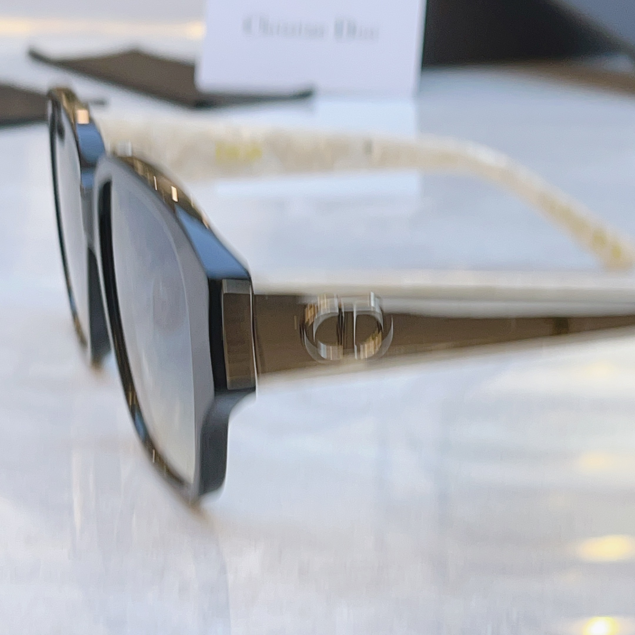 ，【DIO* 】迪*奥新款太阳镜，MODEL：DiorGlow S2F，SIZE：55口17-140