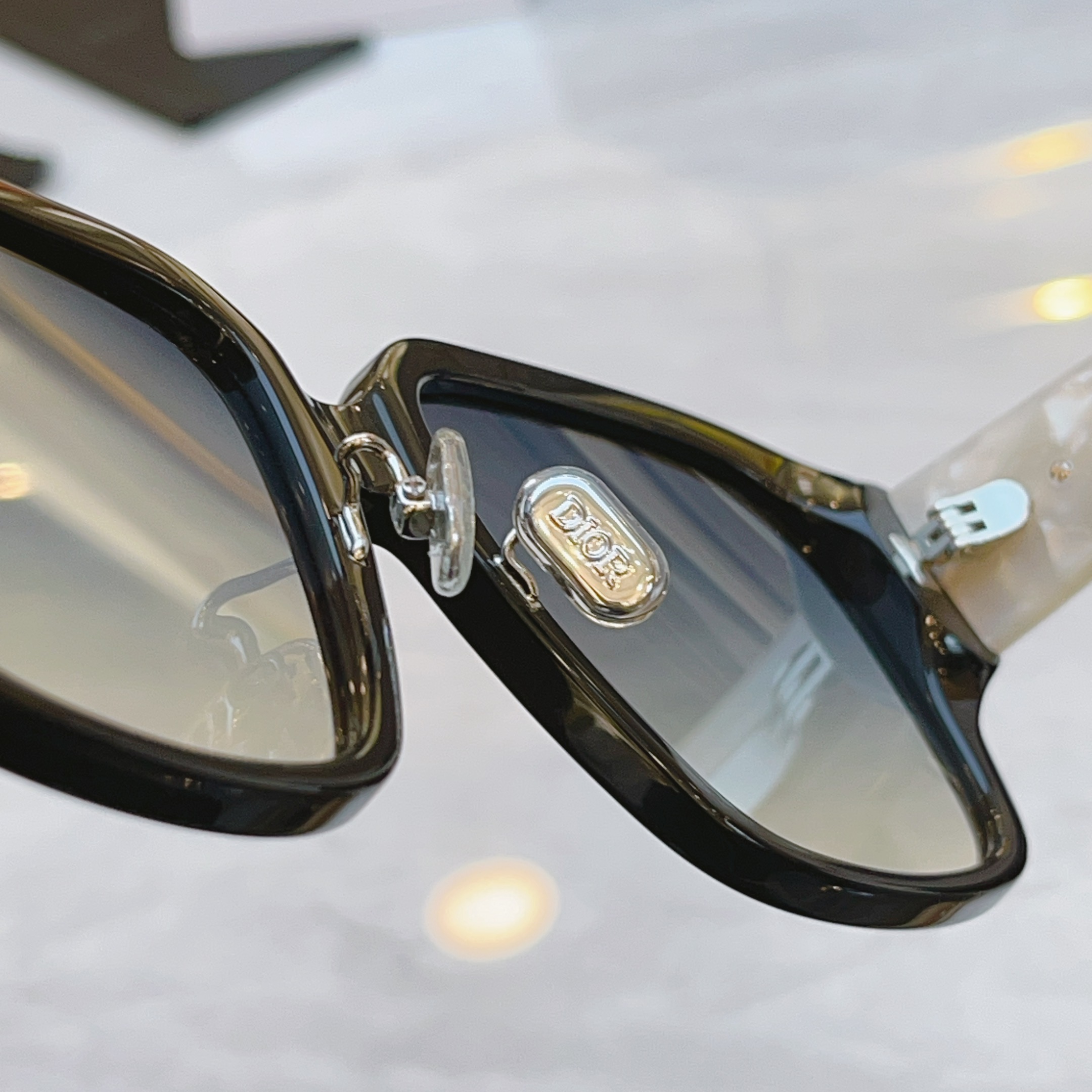 ，【DIO* 】迪*奥新款太阳镜，MODEL：DiorGlow S2F，SIZE：55口17-140