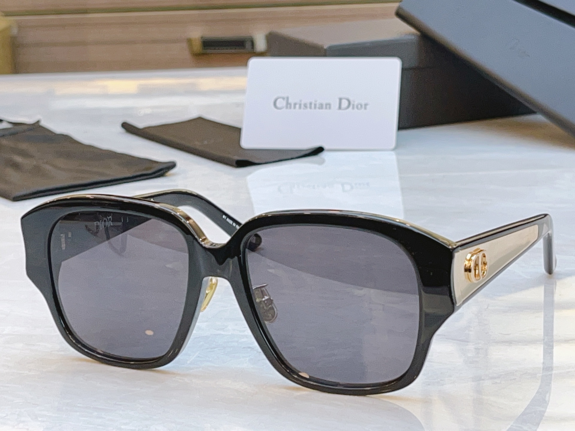 ，【DIO* 】迪*奥新款太阳镜，MODEL：DiorGlow S2F，SIZE：55口17-140