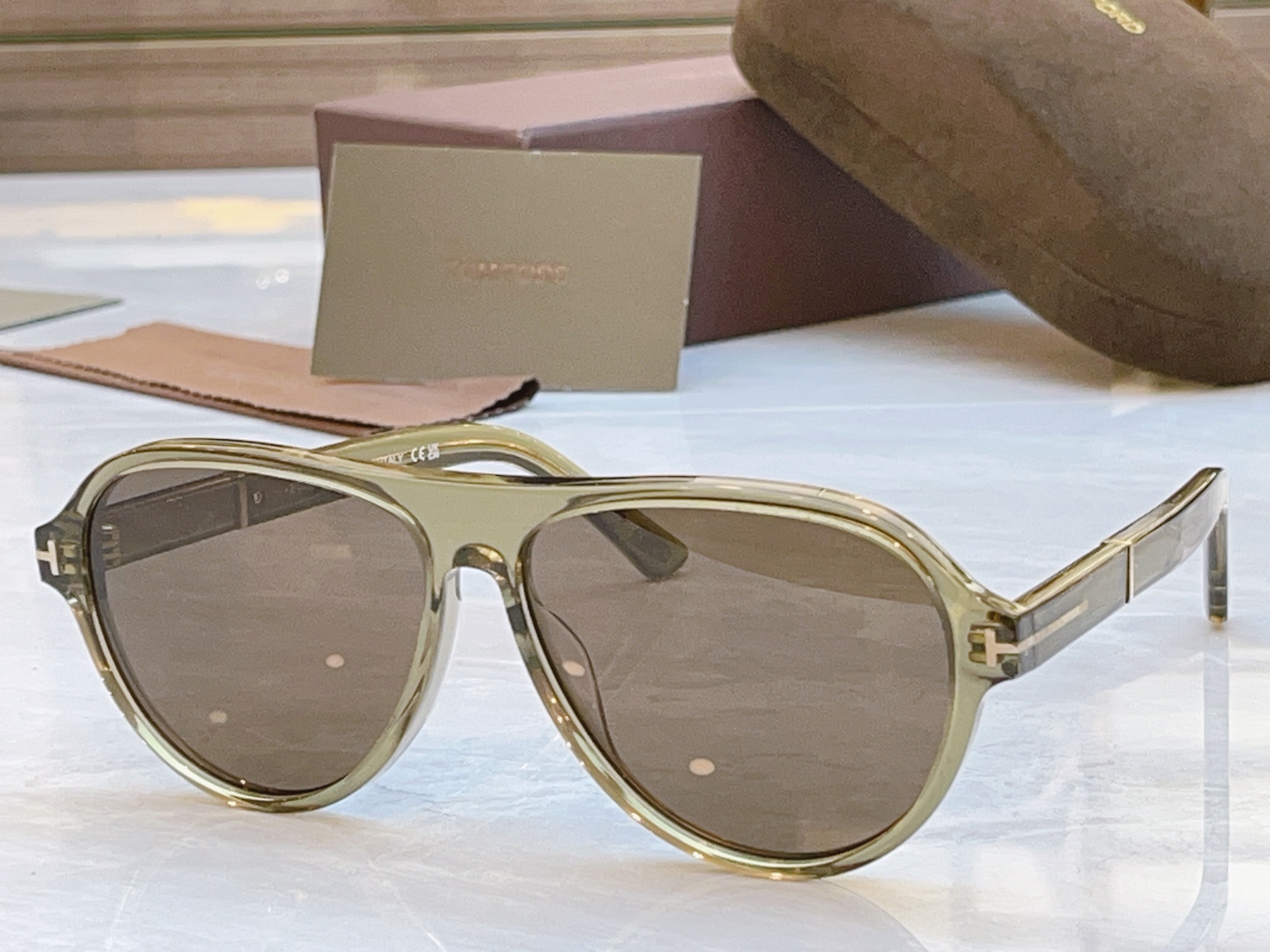 ，【TOM FOR*】汤姆*福特新款太阳镜🕶️，MODEL：TF1080，SIZE：59口13-145