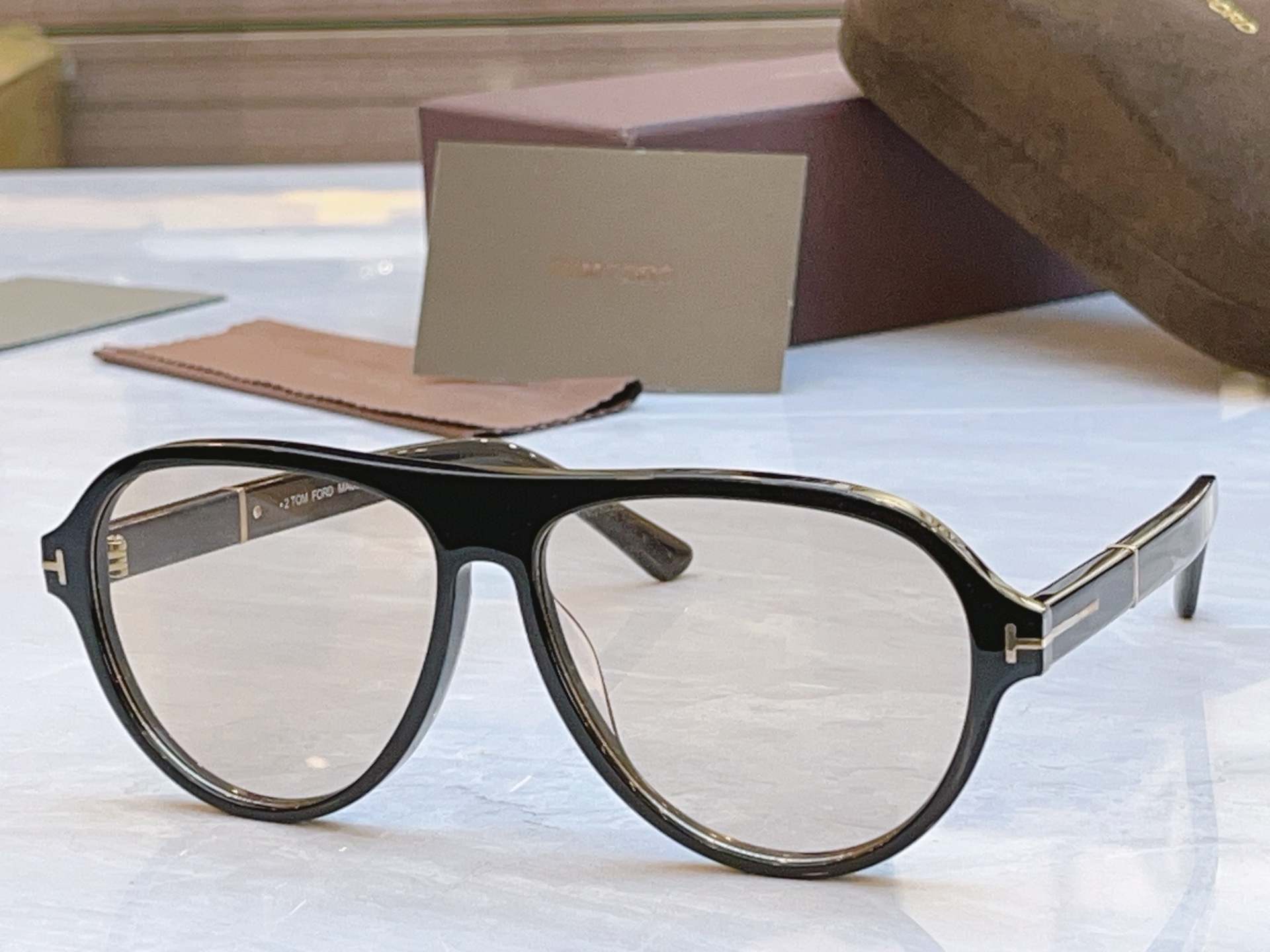 ，【TOM FOR*】汤姆*福特新款太阳镜🕶️，MODEL：TF1080，SIZE：59口13-145