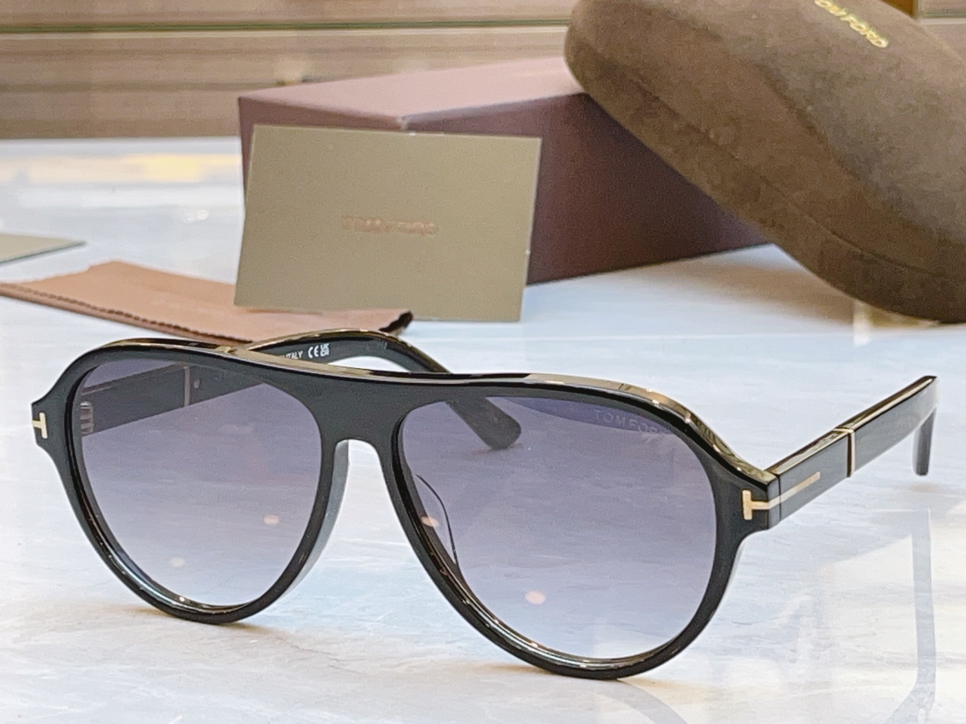 ，【TOM FOR*】汤姆*福特新款太阳镜🕶️，MODEL：TF1080，SIZE：59口13-145