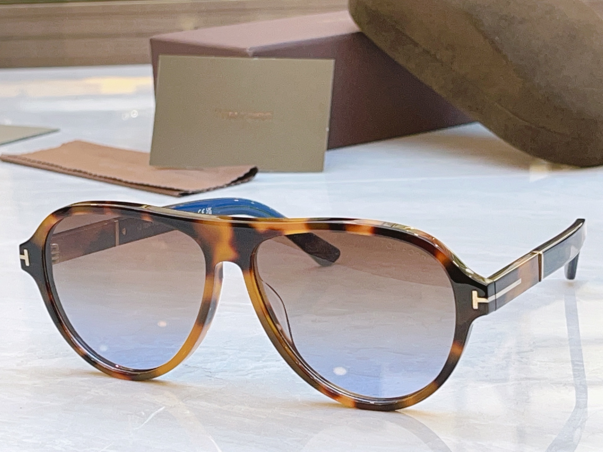 ，【TOM FOR*】汤姆*福特新款太阳镜🕶️，MODEL：TF1080，SIZE：59口13-145
