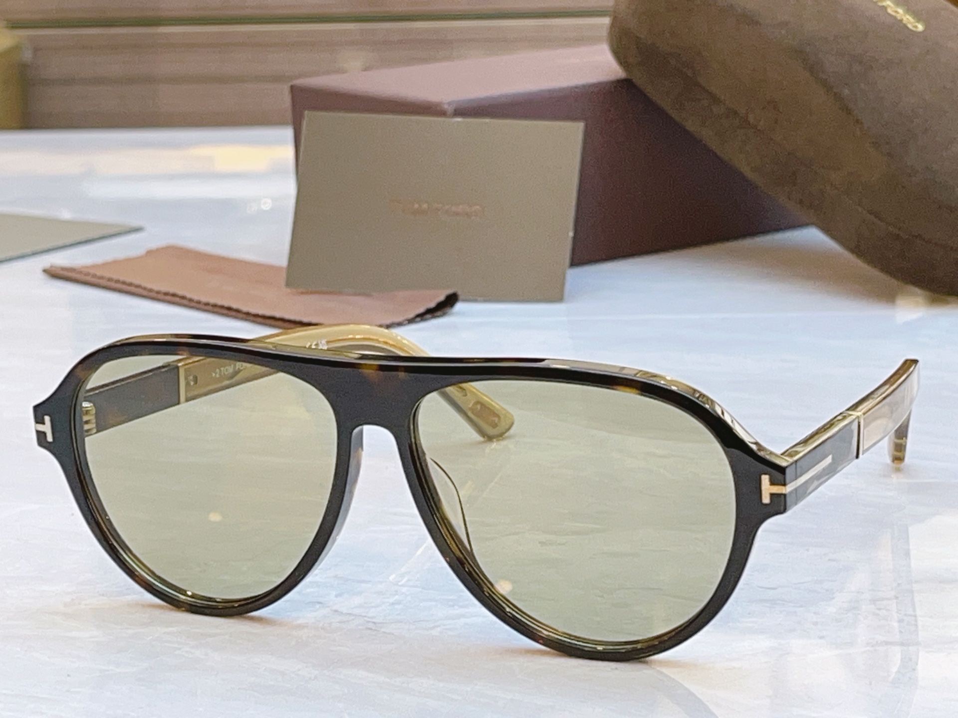 ，【TOM FOR*】汤姆*福特新款太阳镜🕶️，MODEL：TF1080，SIZE：59口13-145