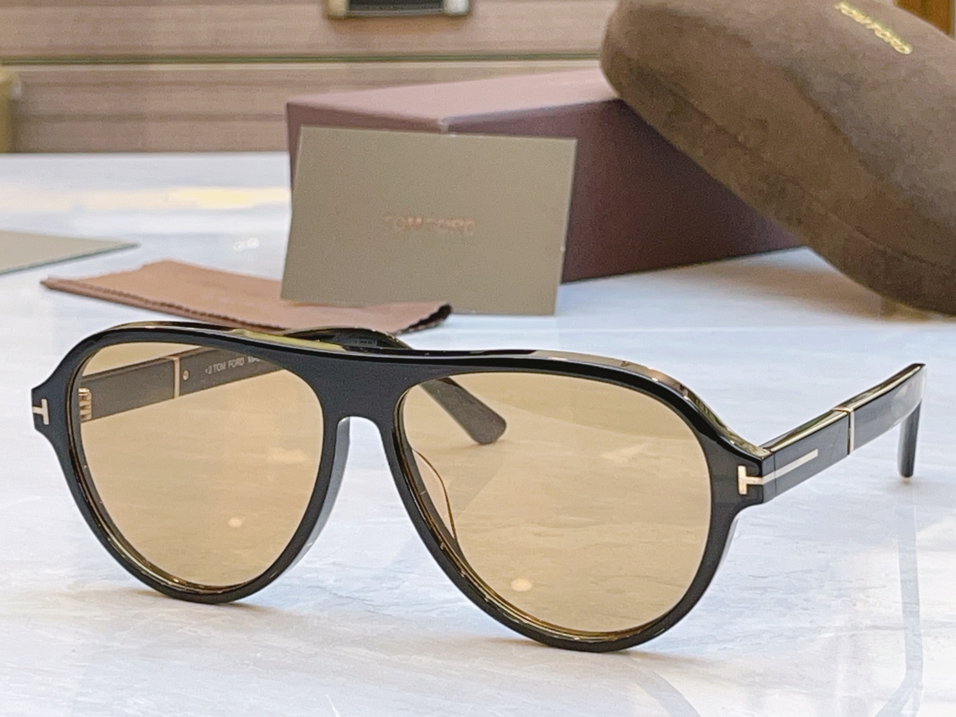 ，【TOM FOR*】汤姆*福特新款太阳镜🕶️，MODEL：TF1080，SIZE：59口13-145