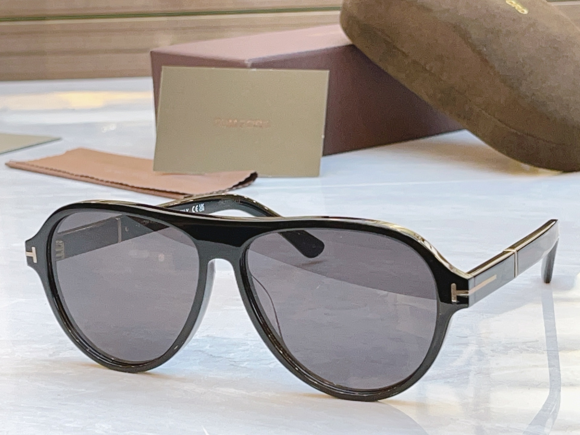 ，【TOM FOR*】汤姆*福特新款太阳镜🕶️，MODEL：TF1080，SIZE：59口13-145