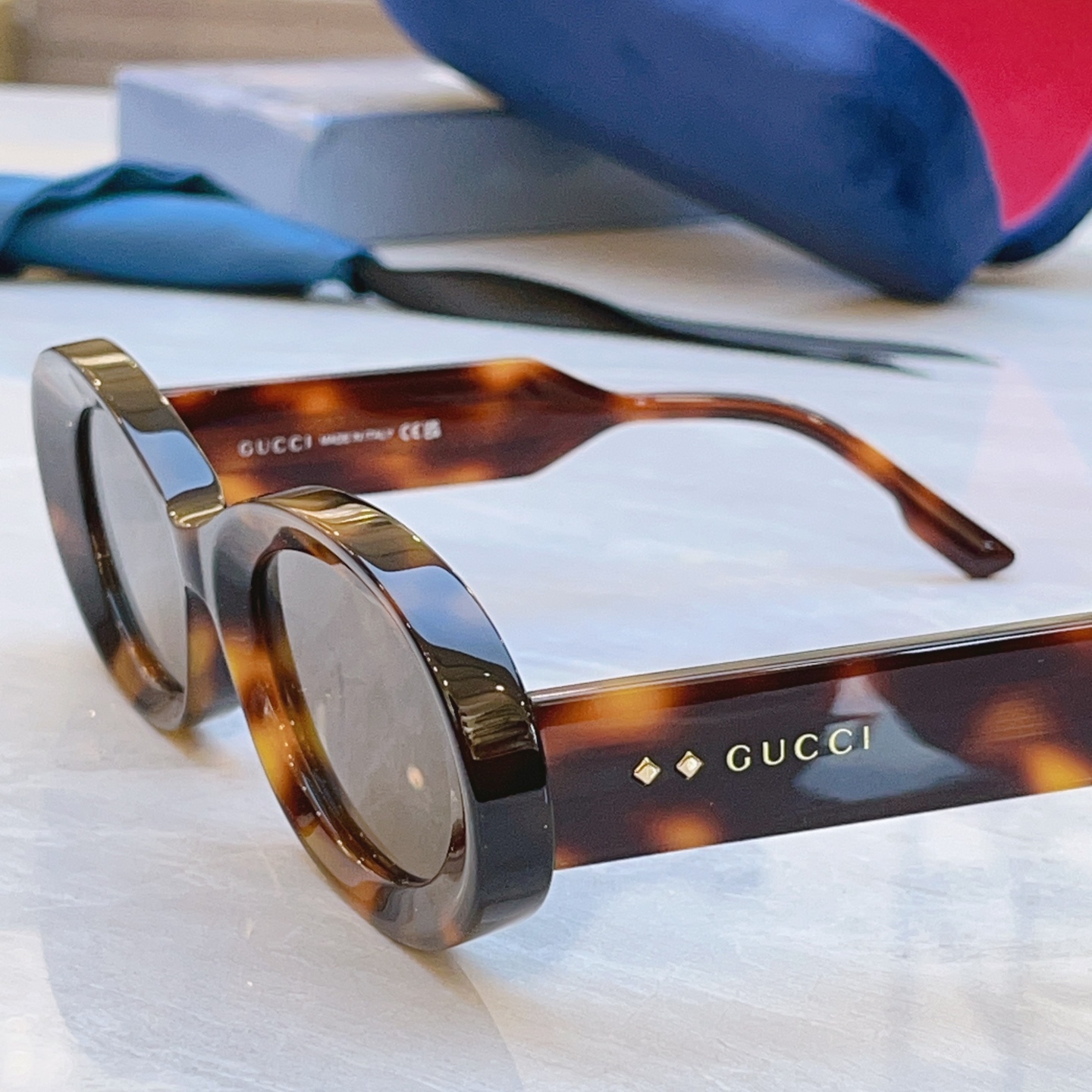 ，【GUCC*】古*驰新款太阳镜，MODEL：GG1527S，SIZE：54口17-145