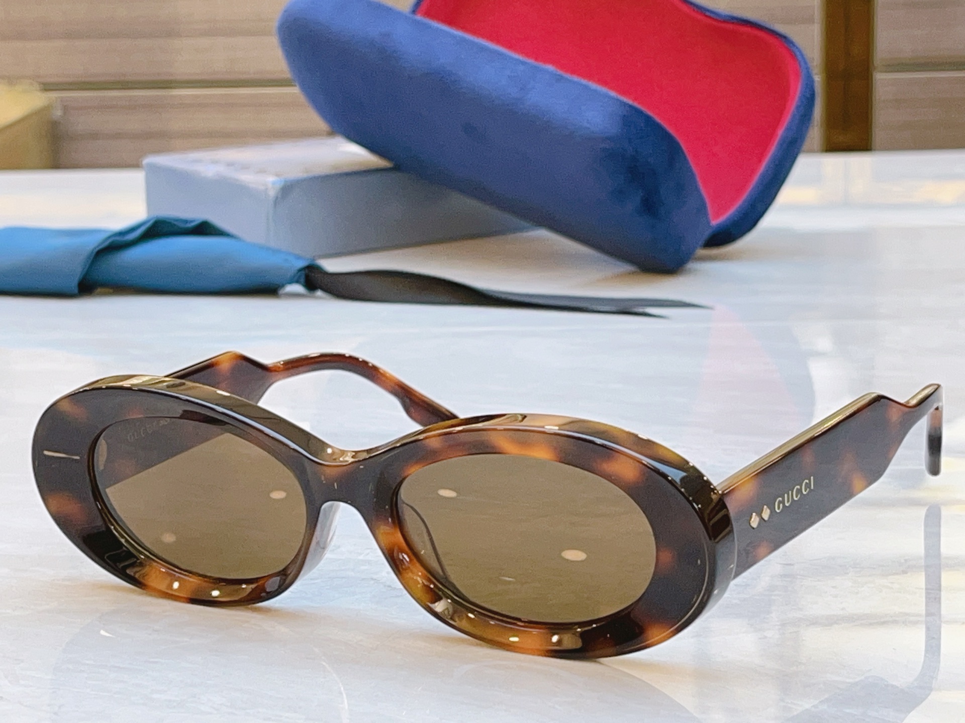 ，【GUCC*】古*驰新款太阳镜，MODEL：GG1527S，SIZE：54口17-145