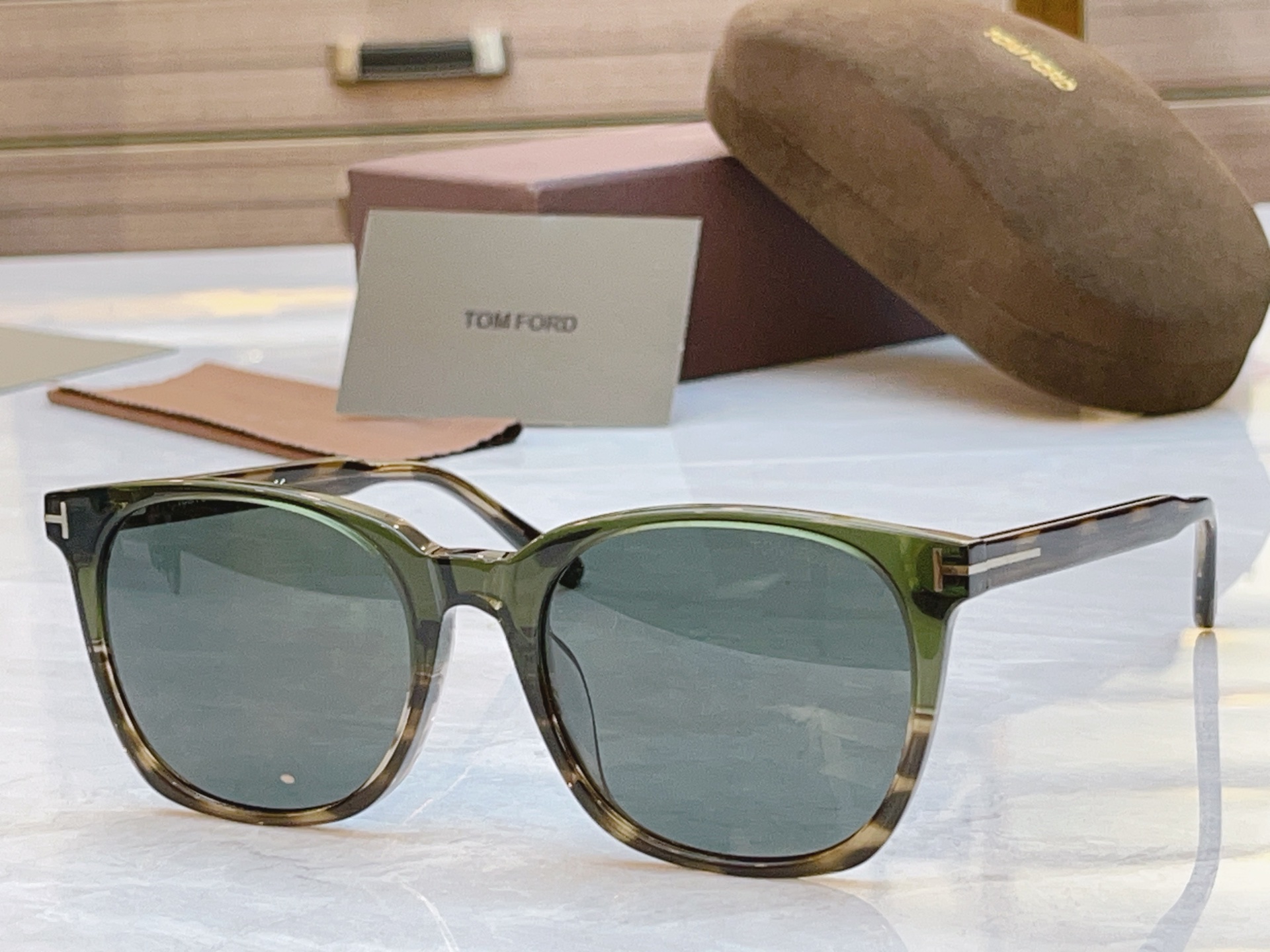 NO:554120,, [TOM FOR*] Tom* Ford new sunglasses, MODELTF6052-D-B, SIZE55 mouth 19-150 glasses sunglasses, glasses, tom ford, tom ford19860909,【TOM FOR*】汤姆*福特新款太阳镜,MODELTF6052-D-B,SIZE55口19-150眼镜墨镜太阳镜,眼镜,tom ford,tom ford,glasses