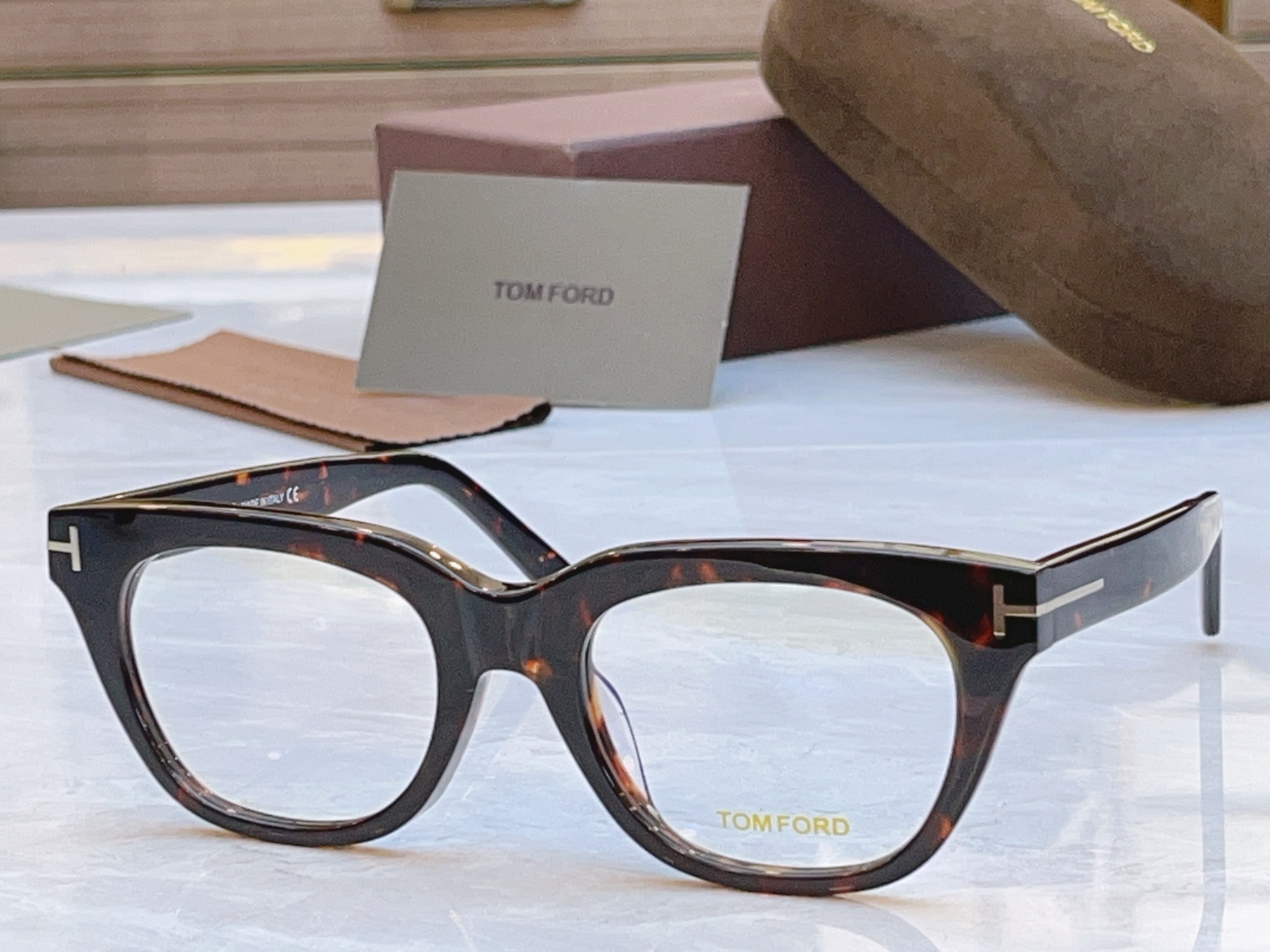 ，【TOM FOR*】汤姆*福特新款眼镜架，MODEL：TF237，SIZE：52口20-145