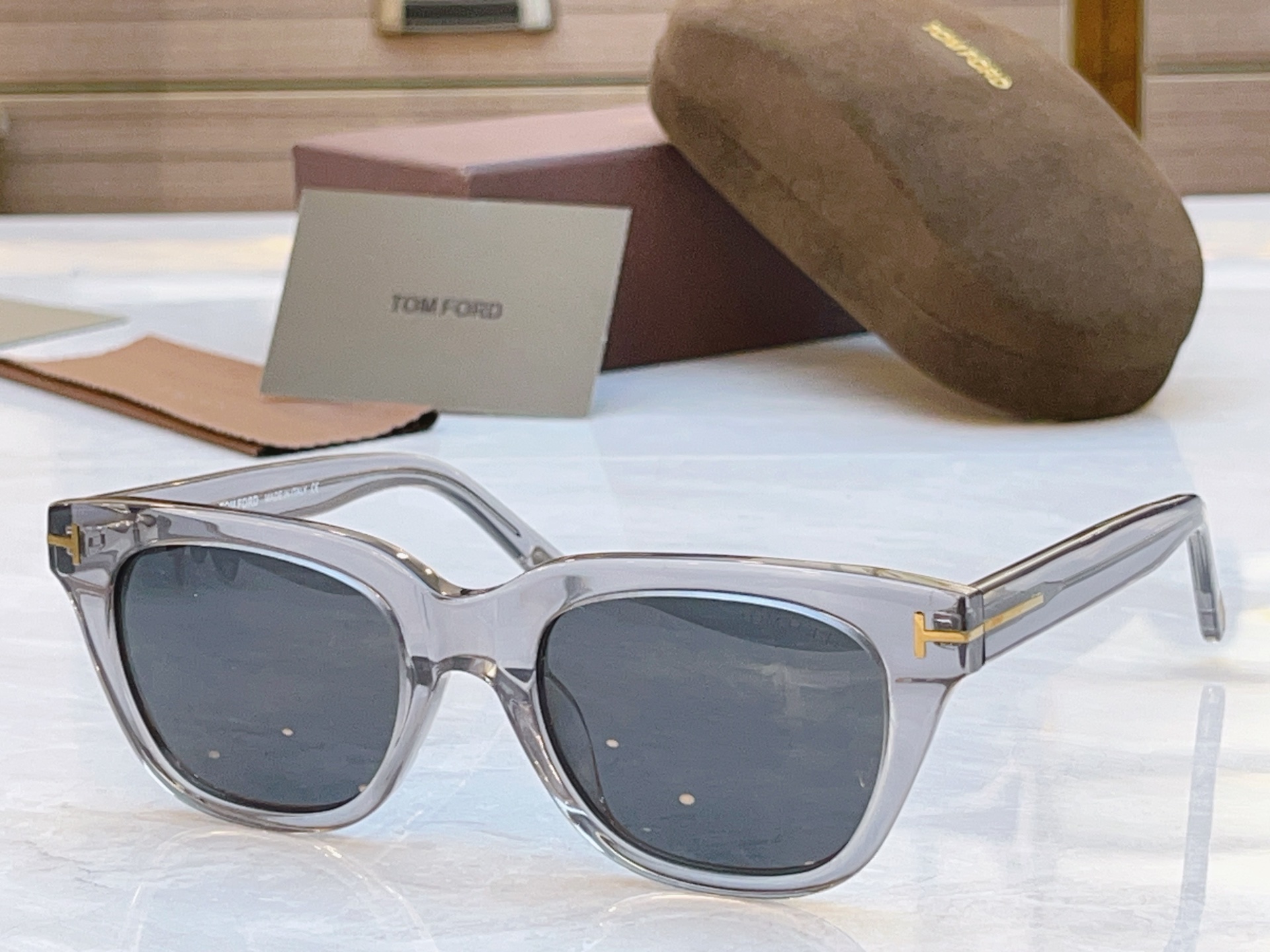 ，【TOM FOR*】汤姆*福特新款太阳镜，MODEL：TF237，SIZE：52口20-145