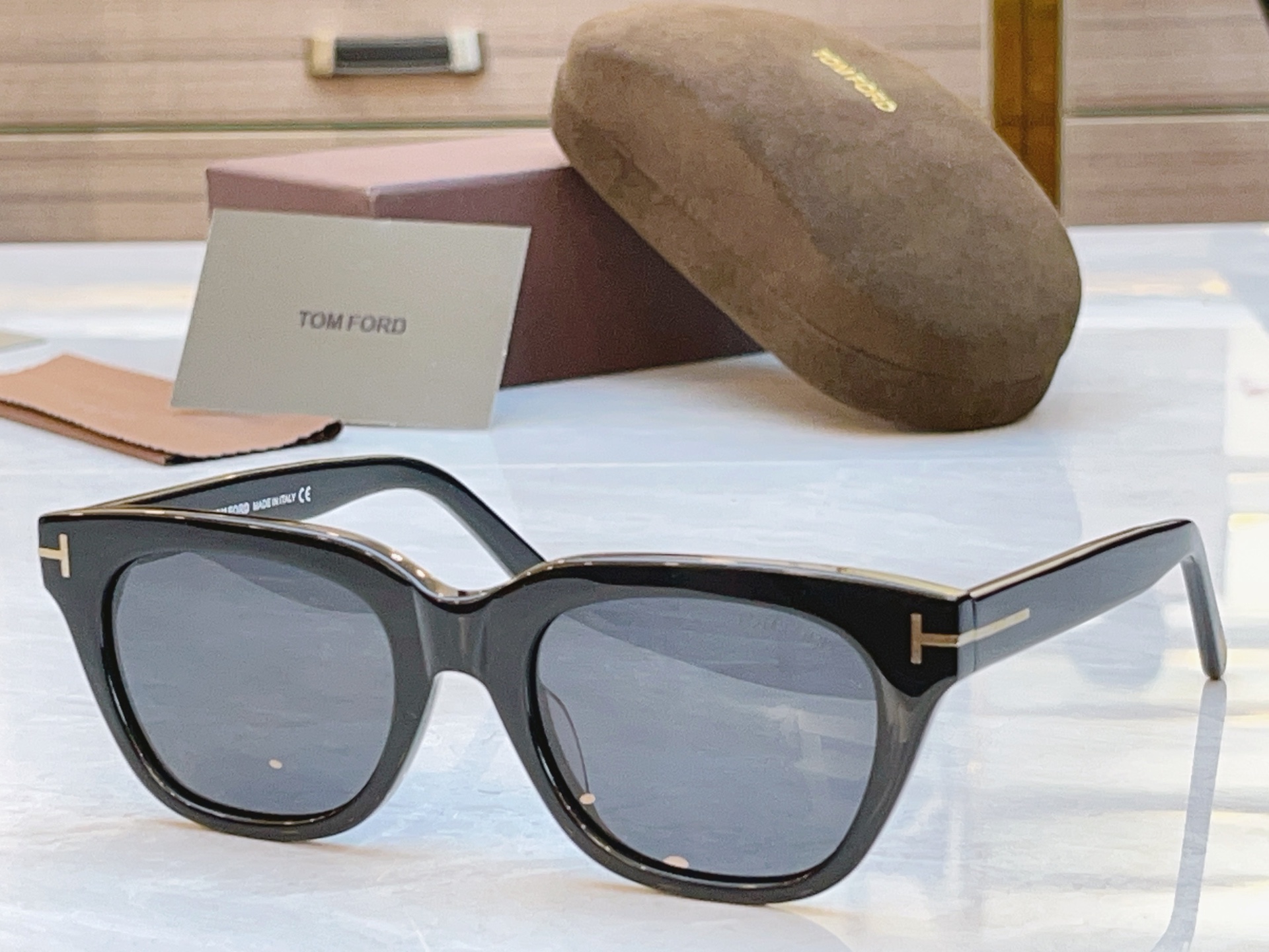 ，【TOM FOR*】汤姆*福特新款太阳镜，MODEL：TF237，SIZE：52口20-145