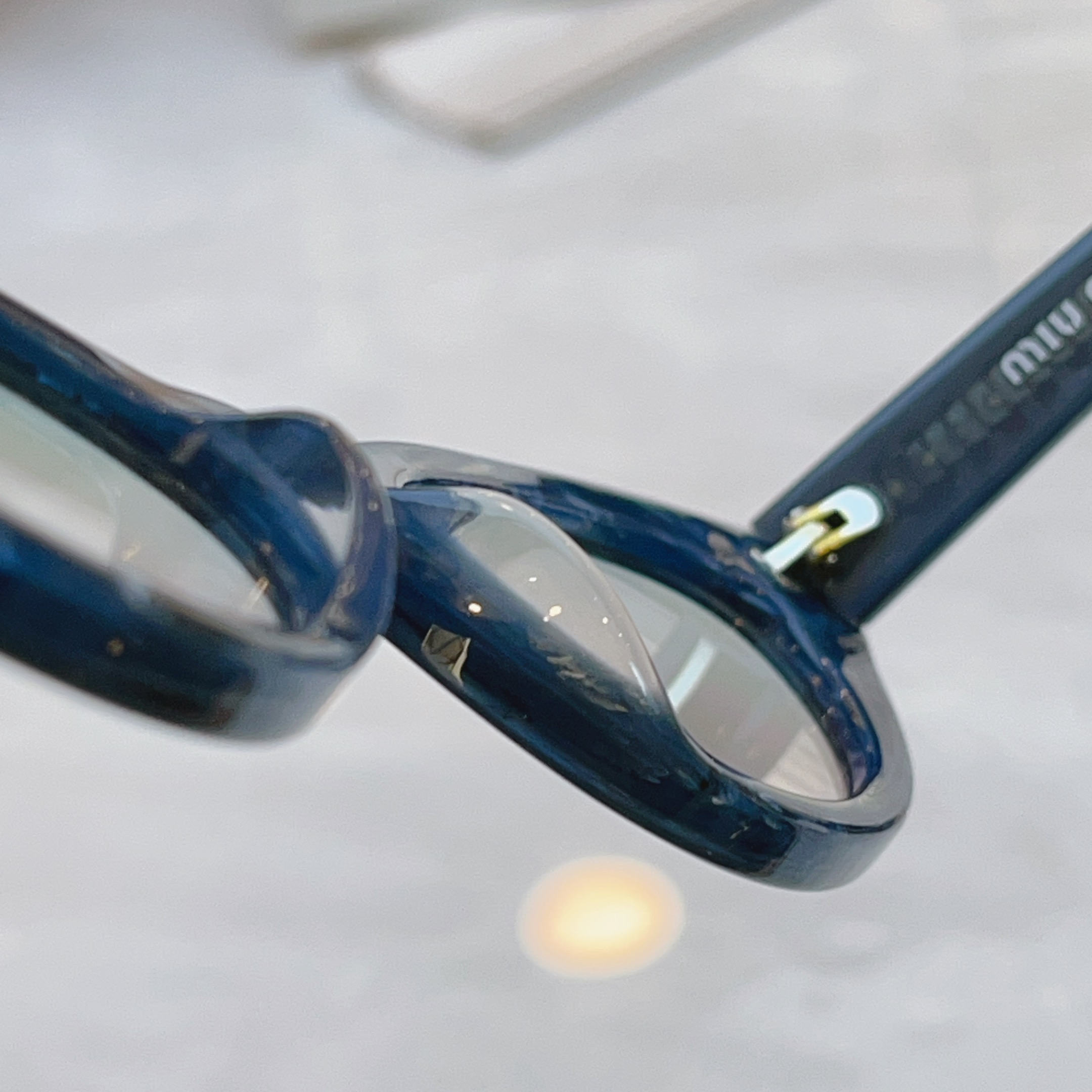 ，【MIUMI*】缪*缪新款太阳镜🕶️，Mod:MU 09US，SIZE:52口21-145