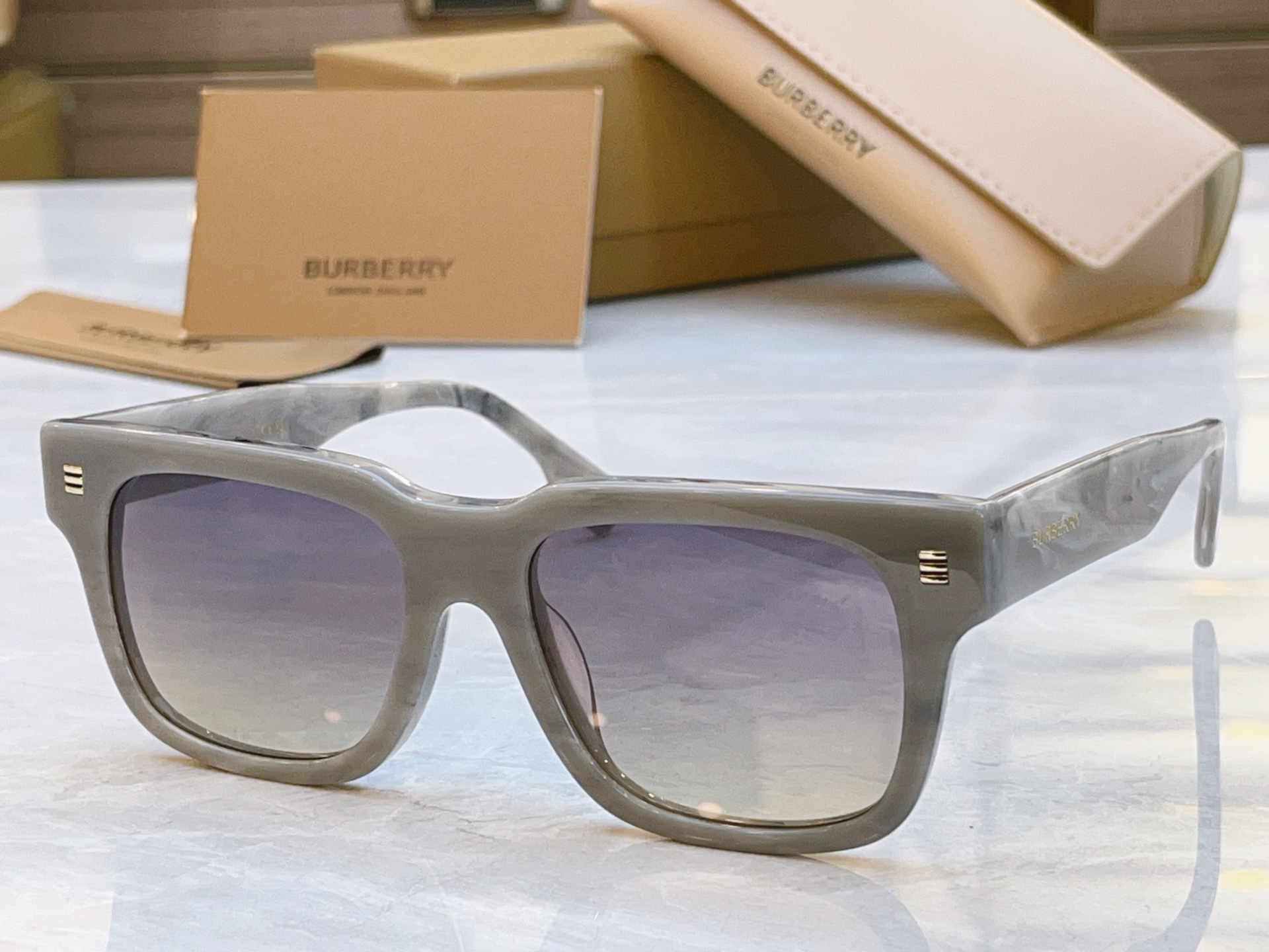 ，【BURBERR*】巴宝*莉新款太阳镜，MODEL：BE4394，SIZE：53口19-145