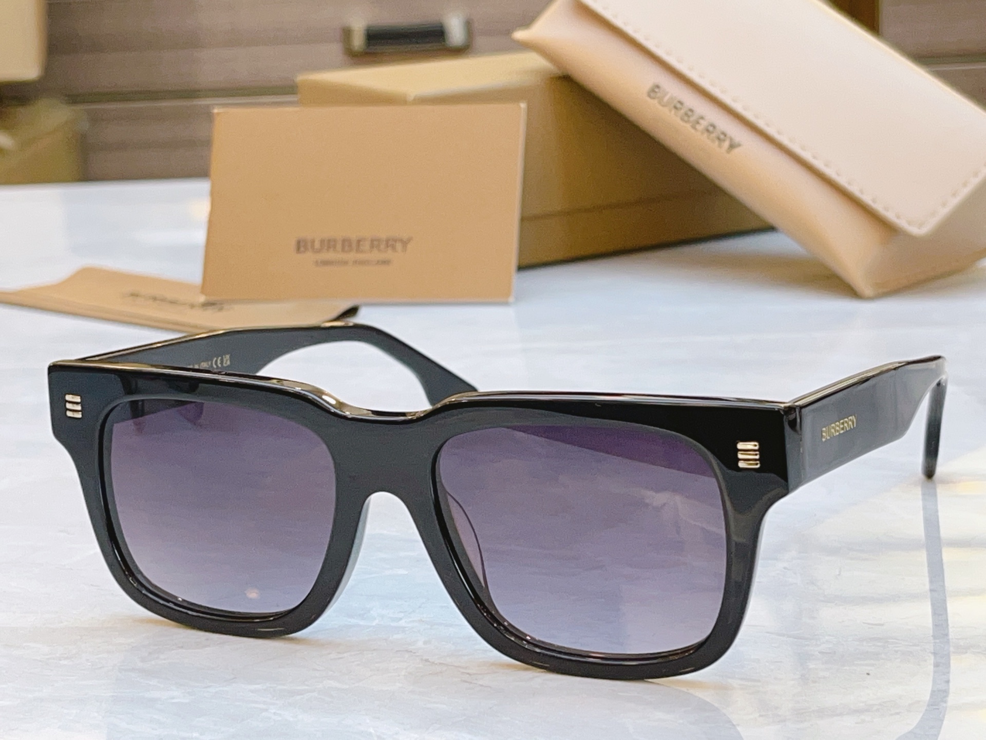 ，【BURBERR*】巴宝*莉新款太阳镜，MODEL：BE4394，SIZE：53口19-145