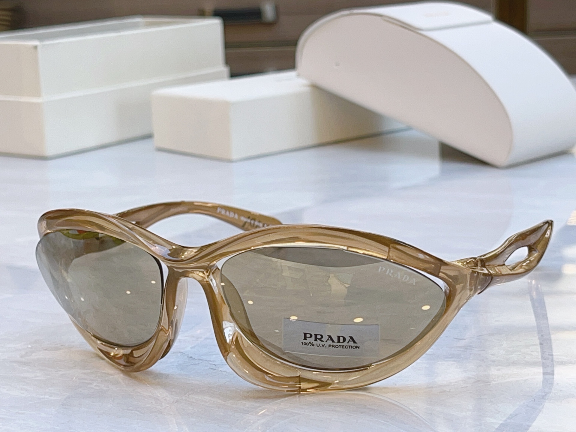 ，【PRAD*】普拉*达新款太阳镜🕶️，MODEL：SPR A26，SIZE：63口17-130