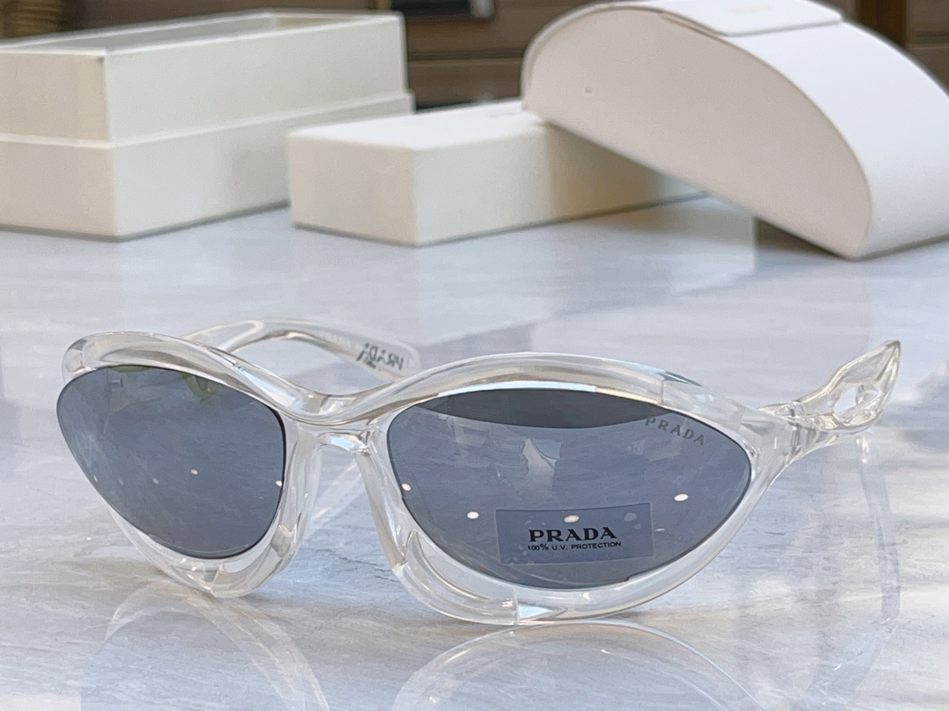 ，【PRAD*】普拉*达新款太阳镜🕶️，MODEL：SPR A26，SIZE：63口17-130