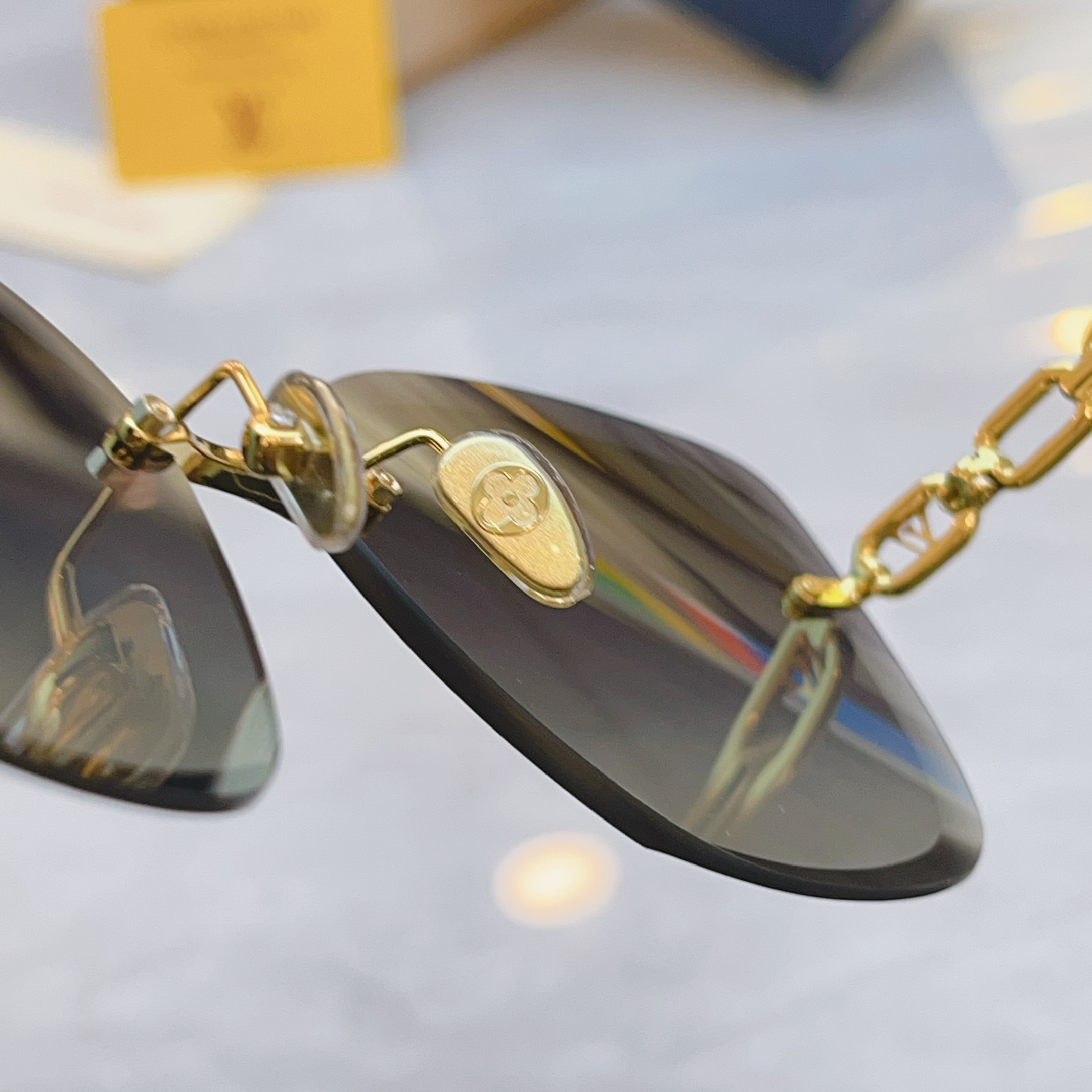 ，【LOUIS VUITTO*】路易*威登新款太阳镜，MODEL：Z2665U，SIZE：61口15-1