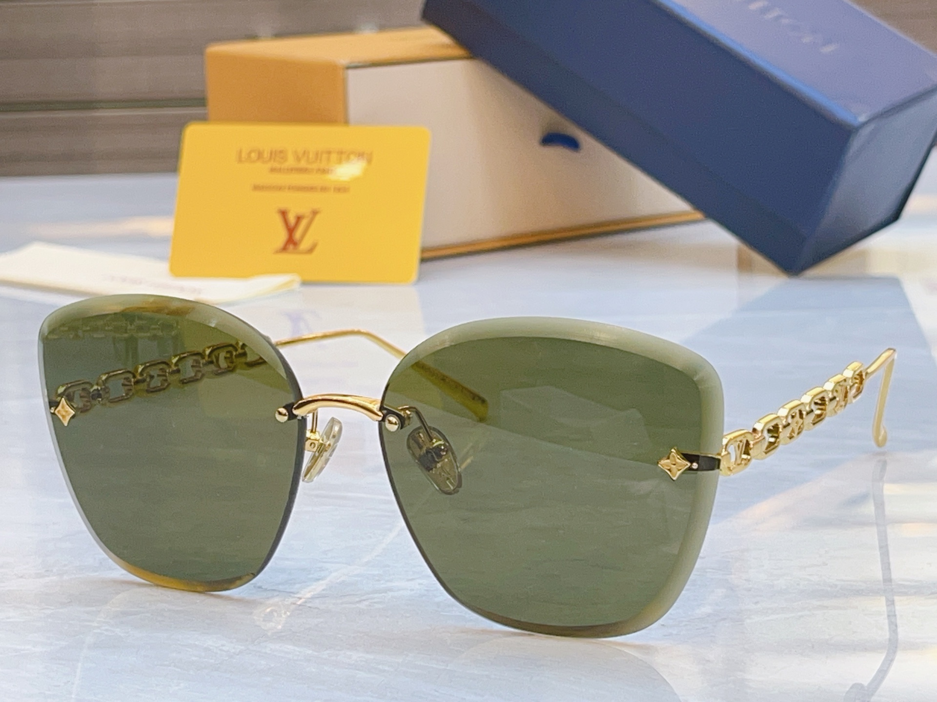 ，【LOUIS VUITTO*】路易*威登新款太阳镜，MODEL：Z2665U，SIZE：61口15-1