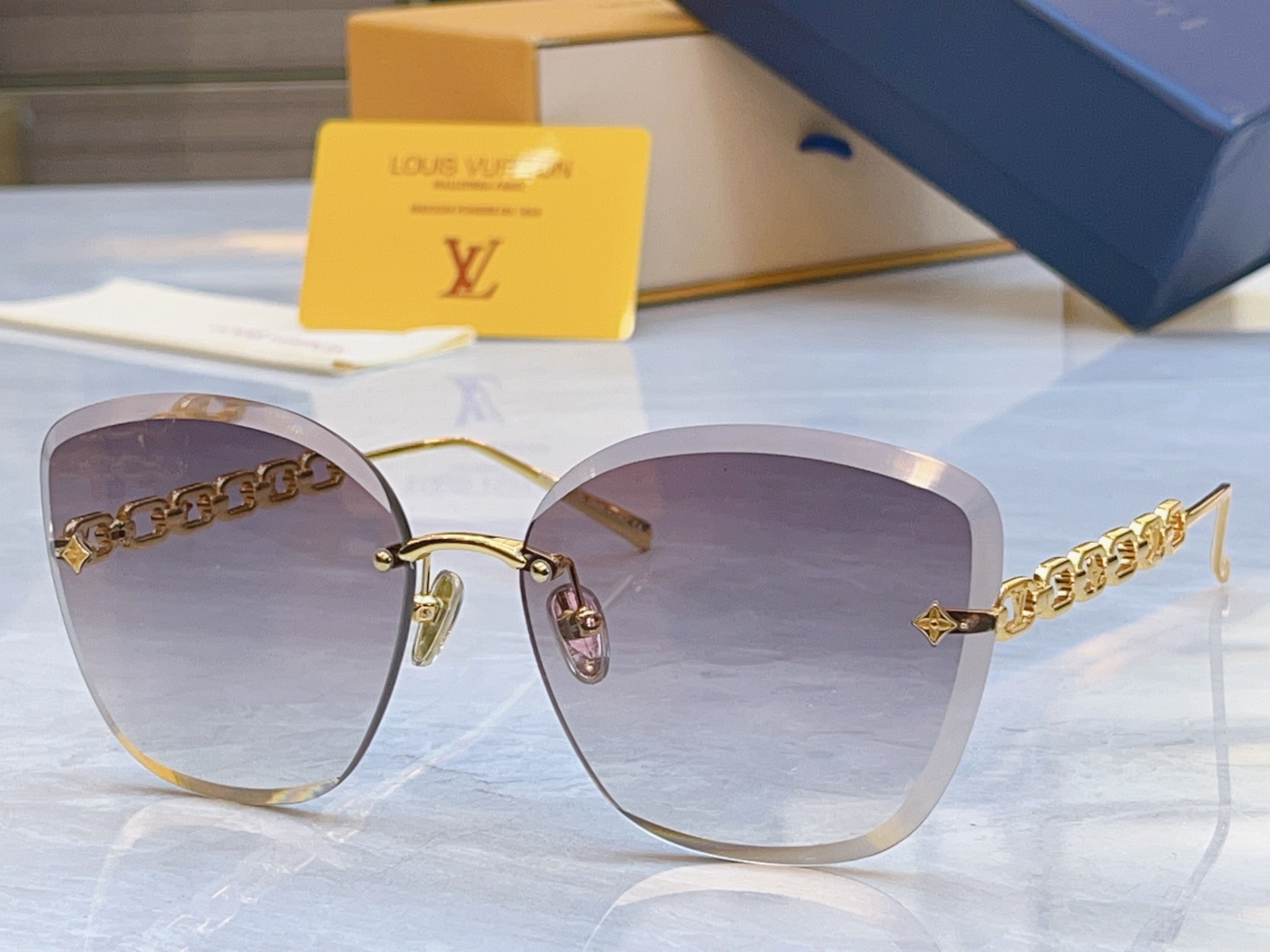 ，【LOUIS VUITTO*】路易*威登新款太阳镜，MODEL：Z2665U，SIZE：61口15-1