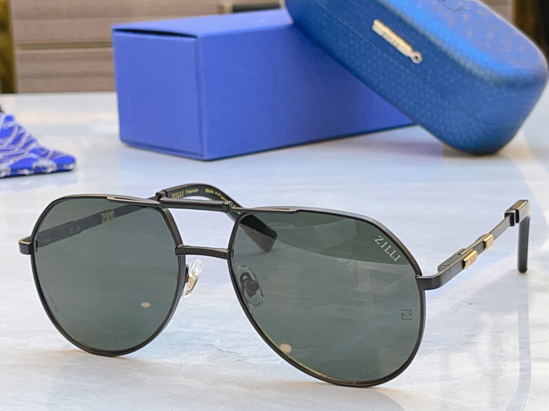 ，【ZEIZ*】蔡*司新款太阳镜，MODEL：ZI80136，SIZE：59口17-145