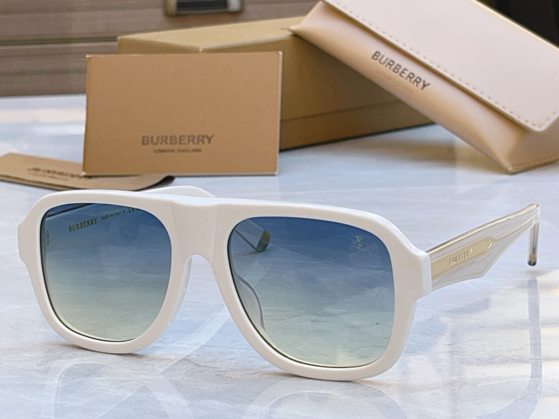 NO:554137,, [BURBERR*] BURBERR* new sunglasses, MODELB 5886, SIZE56 mouth 19-145 glasses sunglasses, glasses, burberry, burberry19860909,【BURBERR*】巴宝*莉新款太阳镜,MODELB 5886,SIZE56口19-145眼镜墨镜太阳镜,眼镜,burberry,burberry,glasses