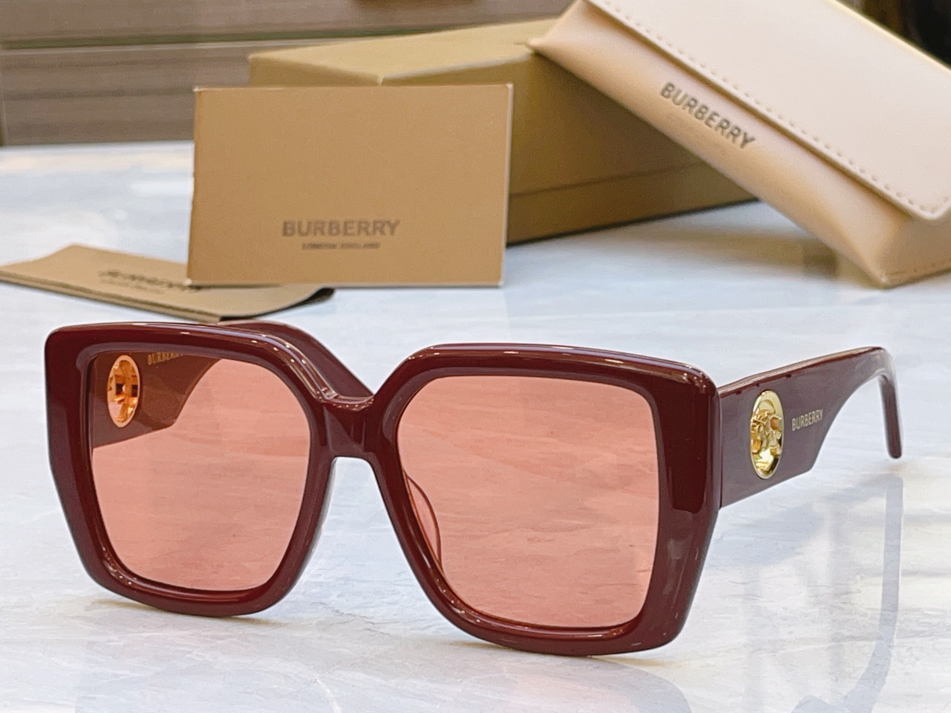 ，【BURBERR*】巴宝*莉新款太阳镜，MODEL：B 5881，SIZE：55口17-145