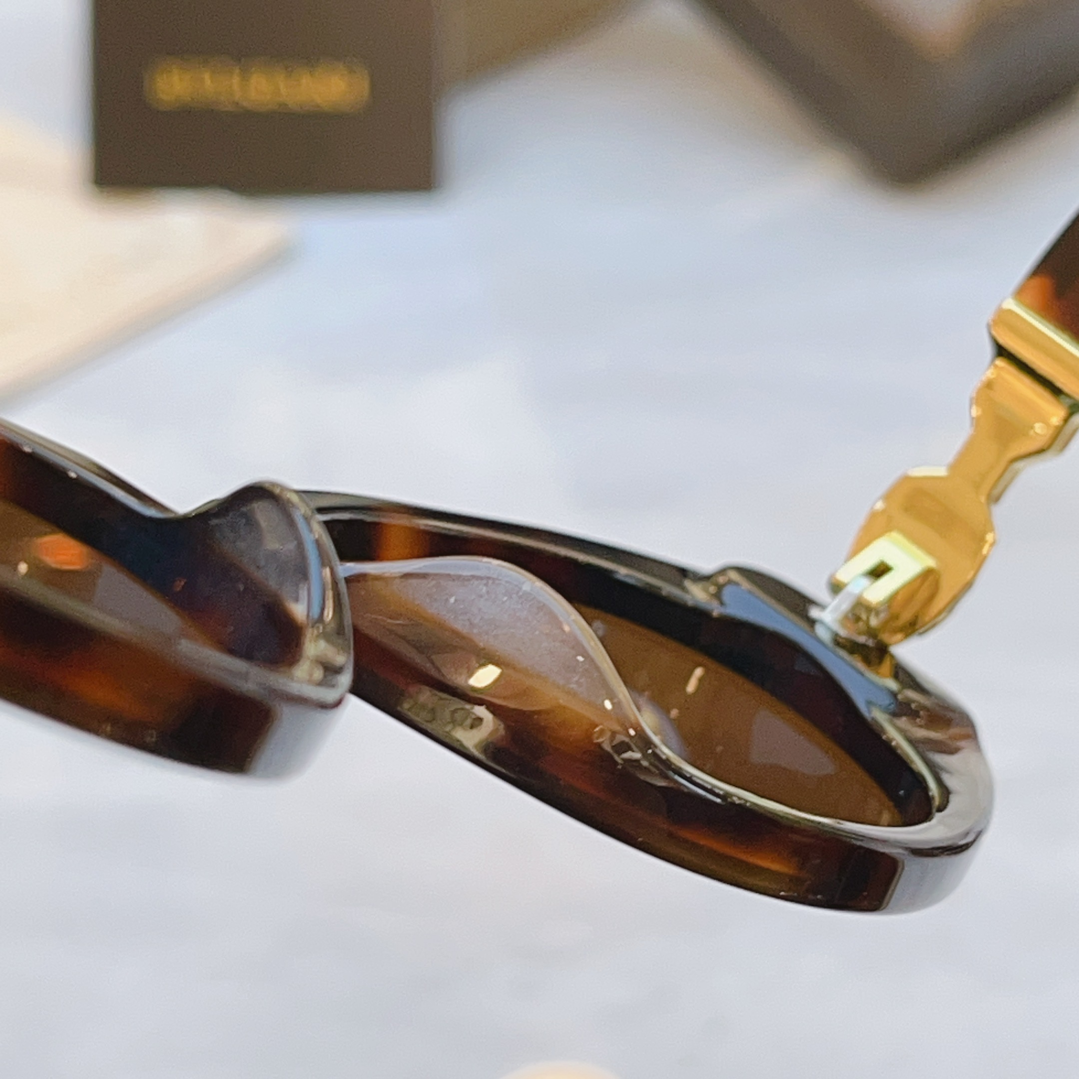 ，【BVLGA*】宝格*丽新款太阳镜，MODEL：BV 1805LU，SIZE：51口20-145