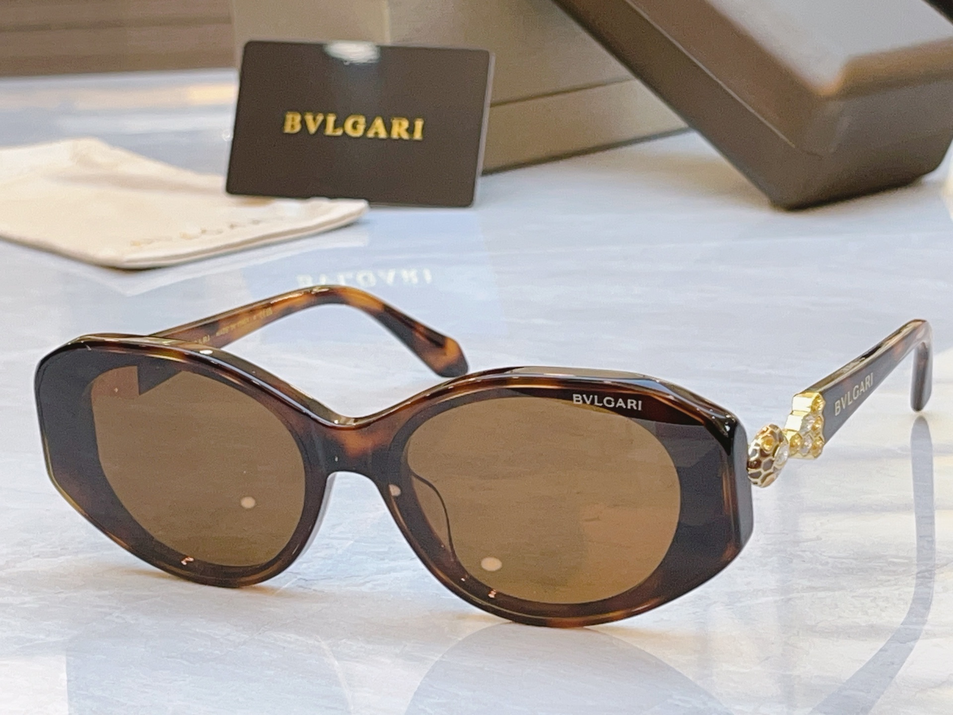 ，【BVLGA*】宝格*丽新款太阳镜，MODEL：BV 1805LU，SIZE：51口20-145