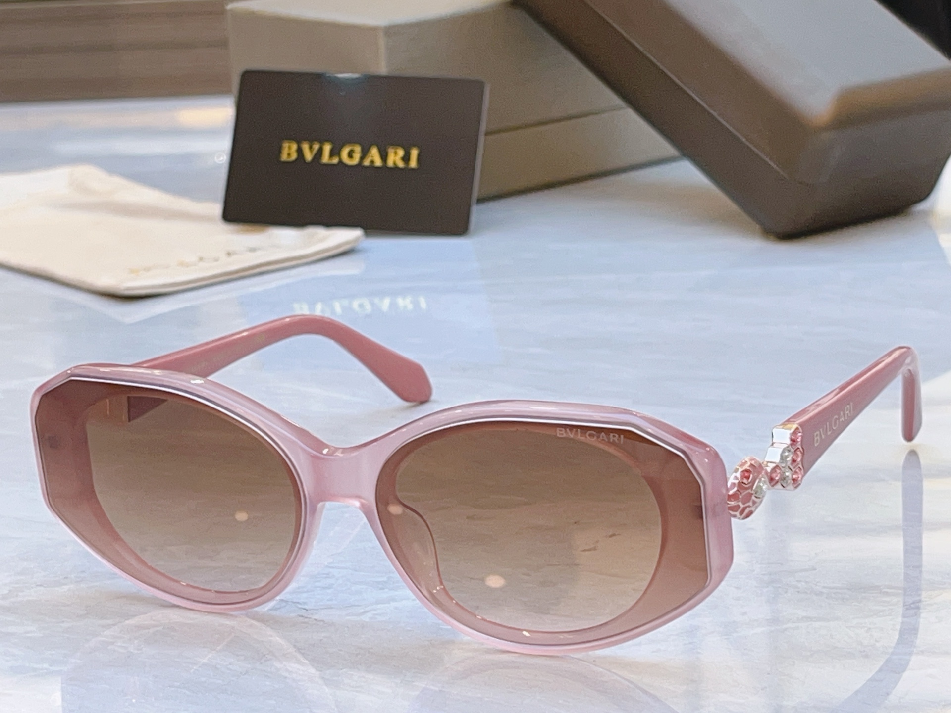 ，【BVLGA*】宝格*丽新款太阳镜，MODEL：BV 1805LU，SIZE：51口20-145