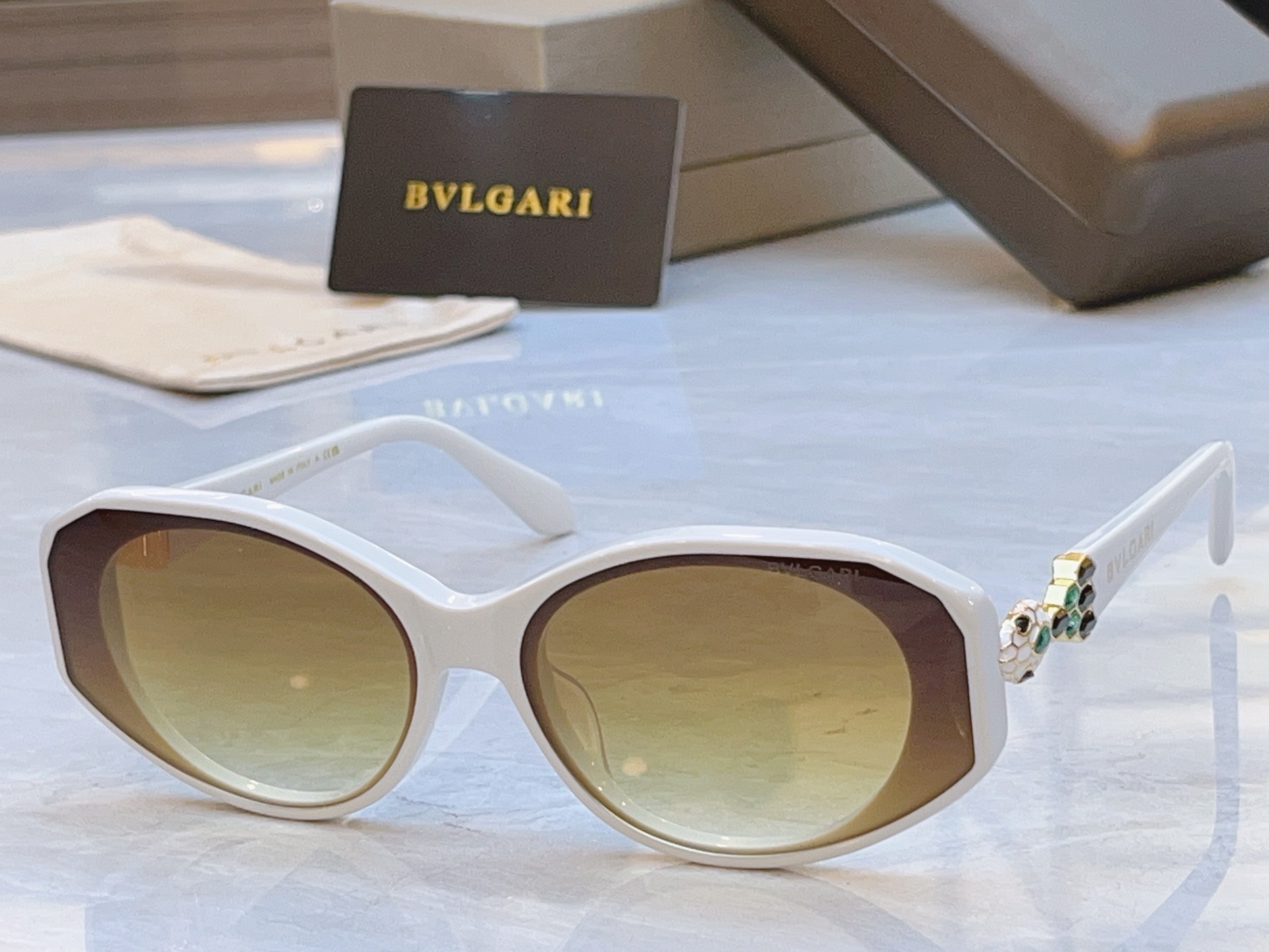 ，【BVLGA*】宝格*丽新款太阳镜，MODEL：BV 1805LU，SIZE：51口20-145