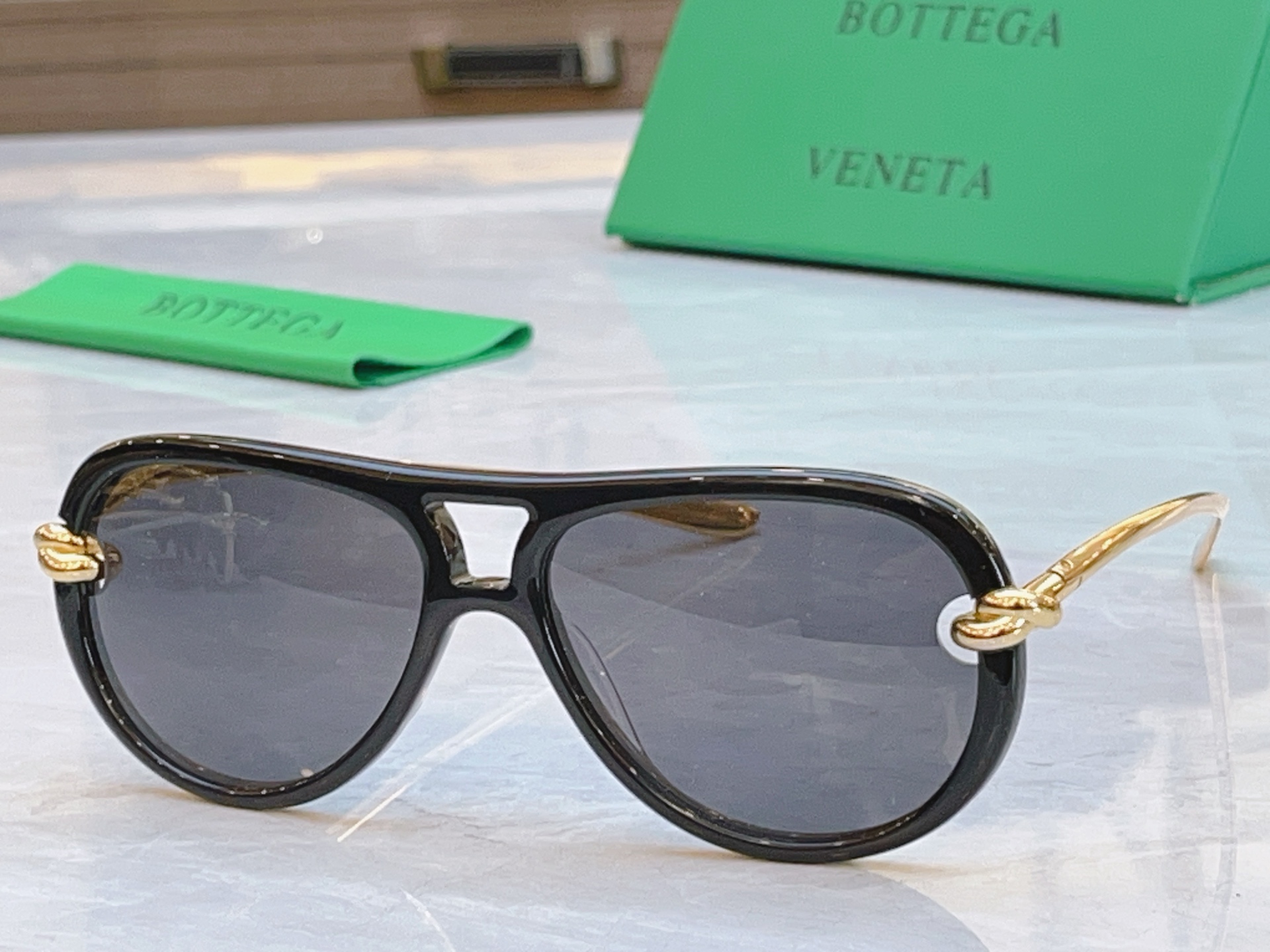 ，【BOTTEGA VENET*】宝缇*嘉新款太阳镜，MODEL：BV1418S，SIZE：58口15-