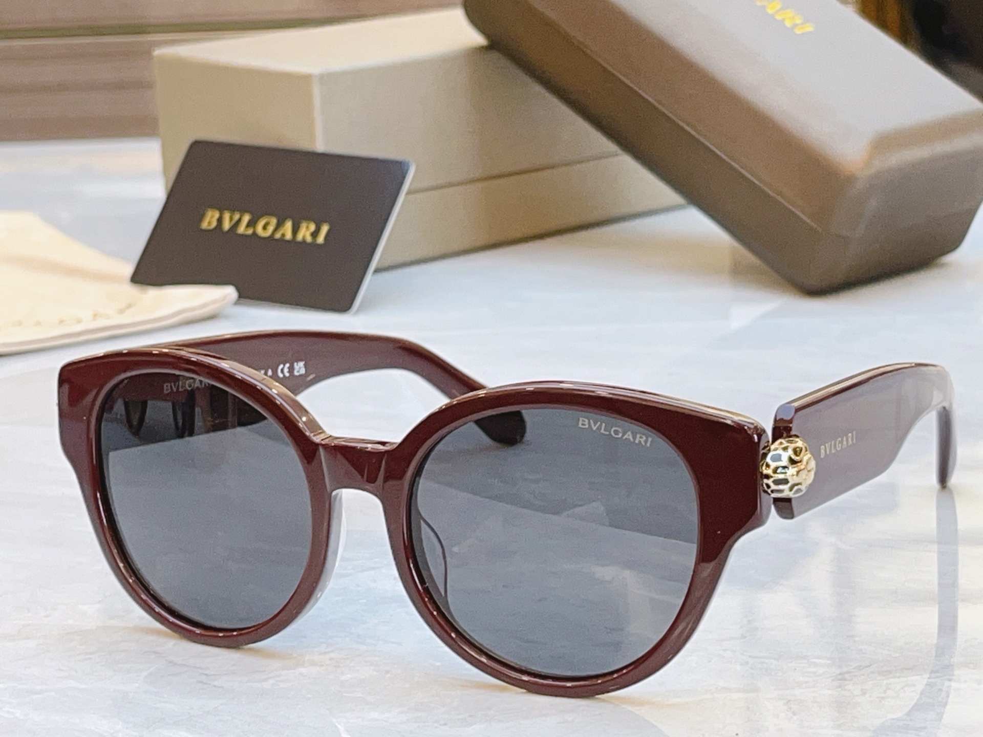 ，【BVLGA*】宝格*丽新款太阳镜，MODEL：BV 40069l，SIZE：54口19-145