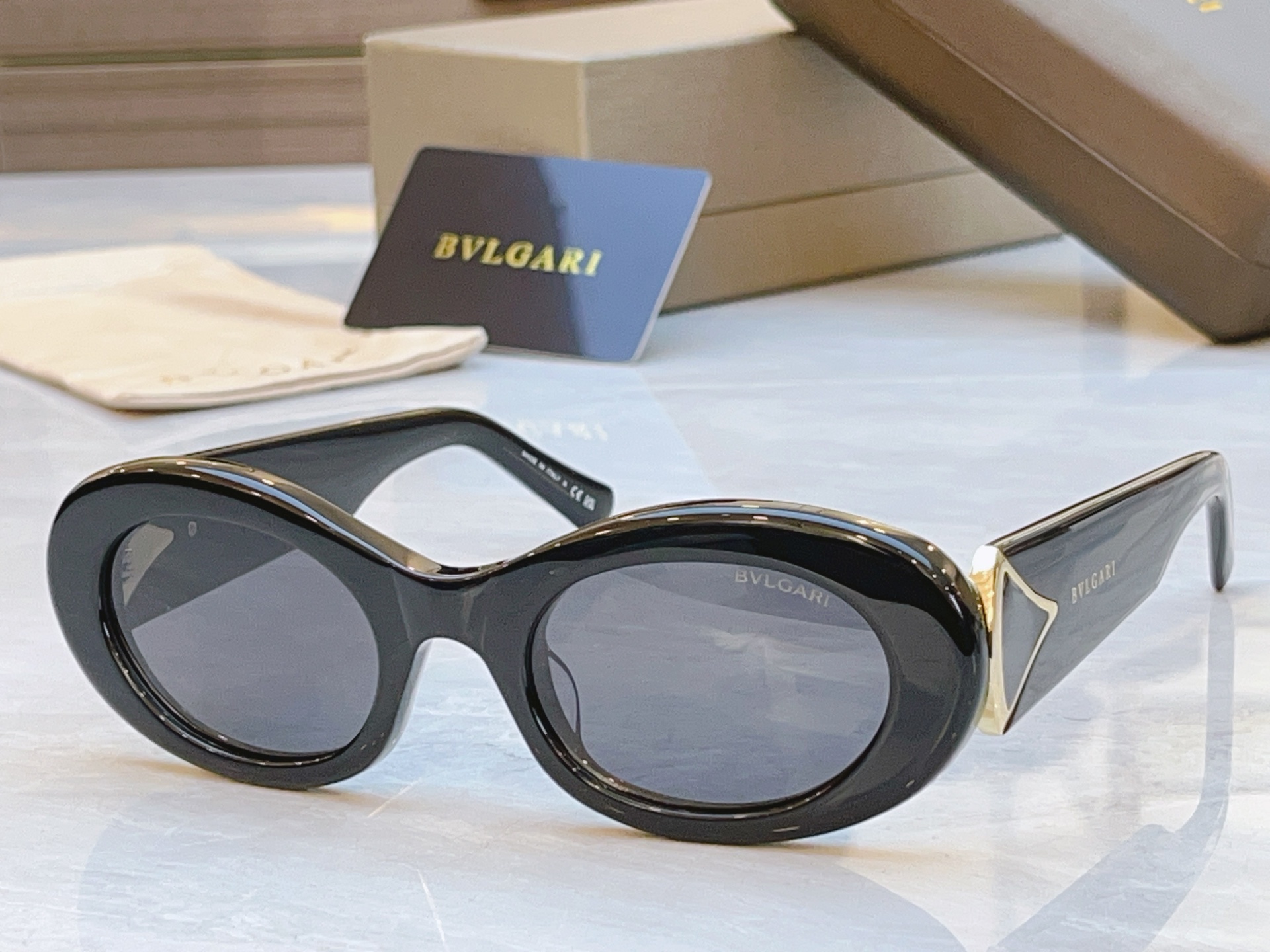 ，【BVLGA*】宝格*丽新款太阳镜，MODEL：BV 40070l，SIZE：50口22-140
