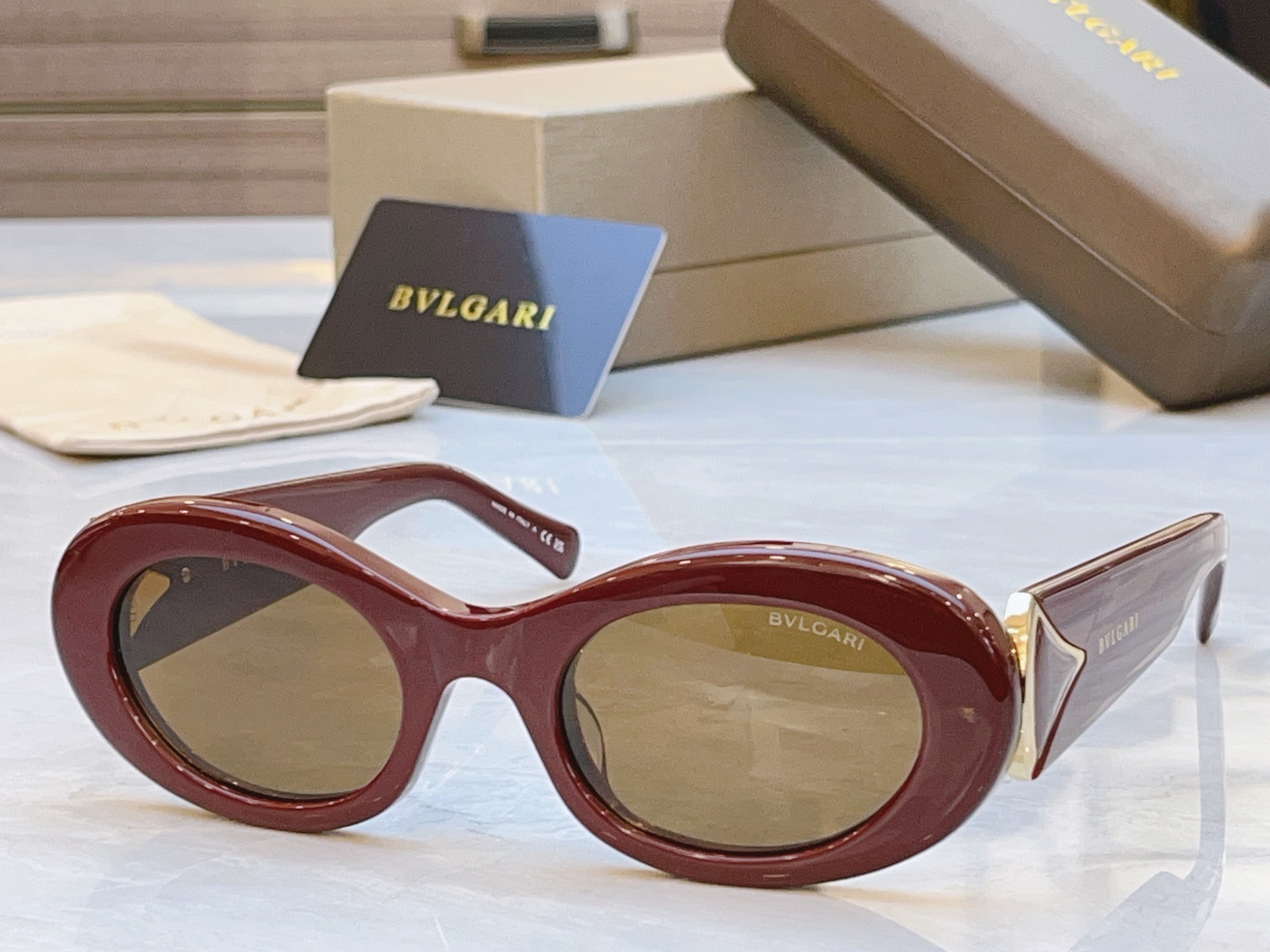 ，【BVLGA*】宝格*丽新款太阳镜，MODEL：BV 40070l，SIZE：50口22-140